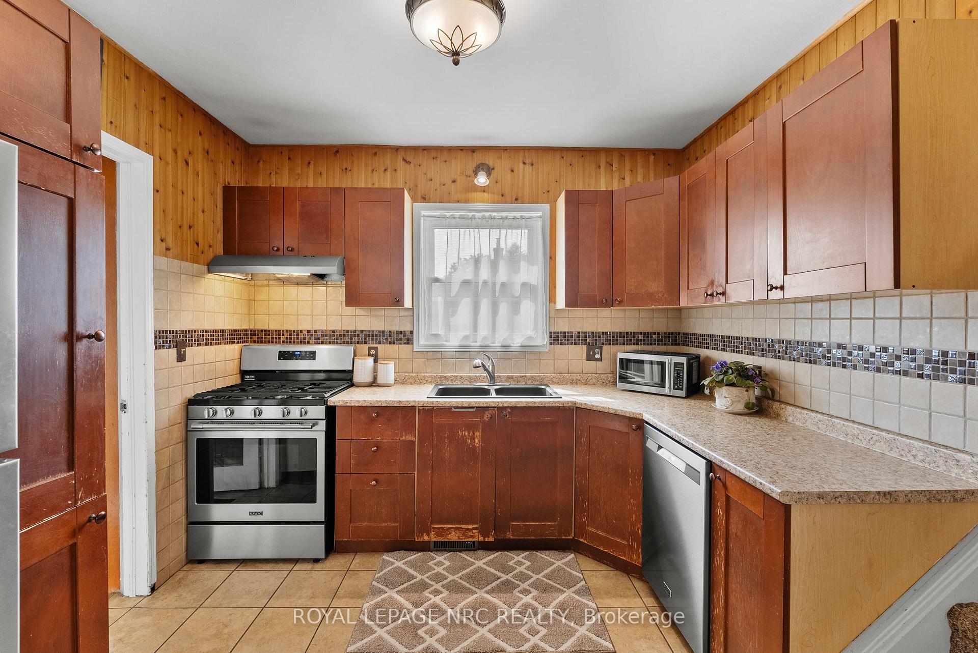 Photo 16 of 14 Heatherington Street, St. Catharines, Downtown — HOMEH