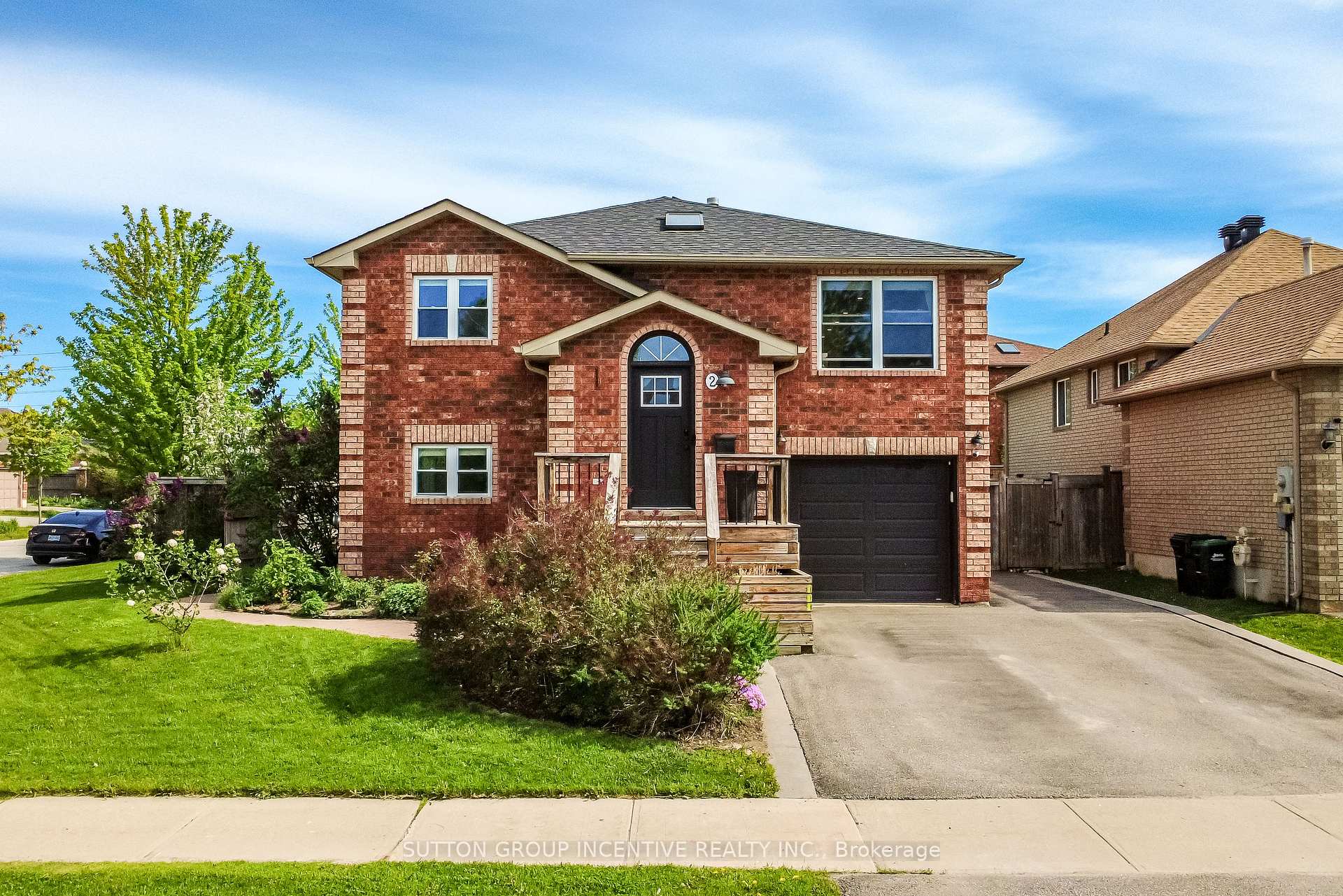 Photo 1 of 2 Hewitt Place, Barrie, Georgian Drive — HOMEH