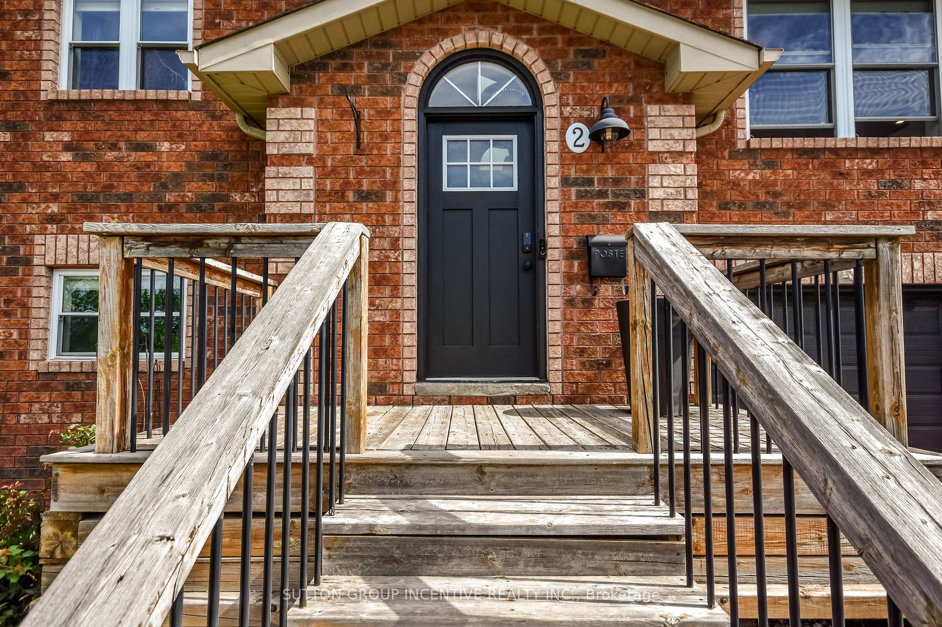 Photo 5 of 2 Hewitt Place, Barrie, Georgian Drive — HOMEH