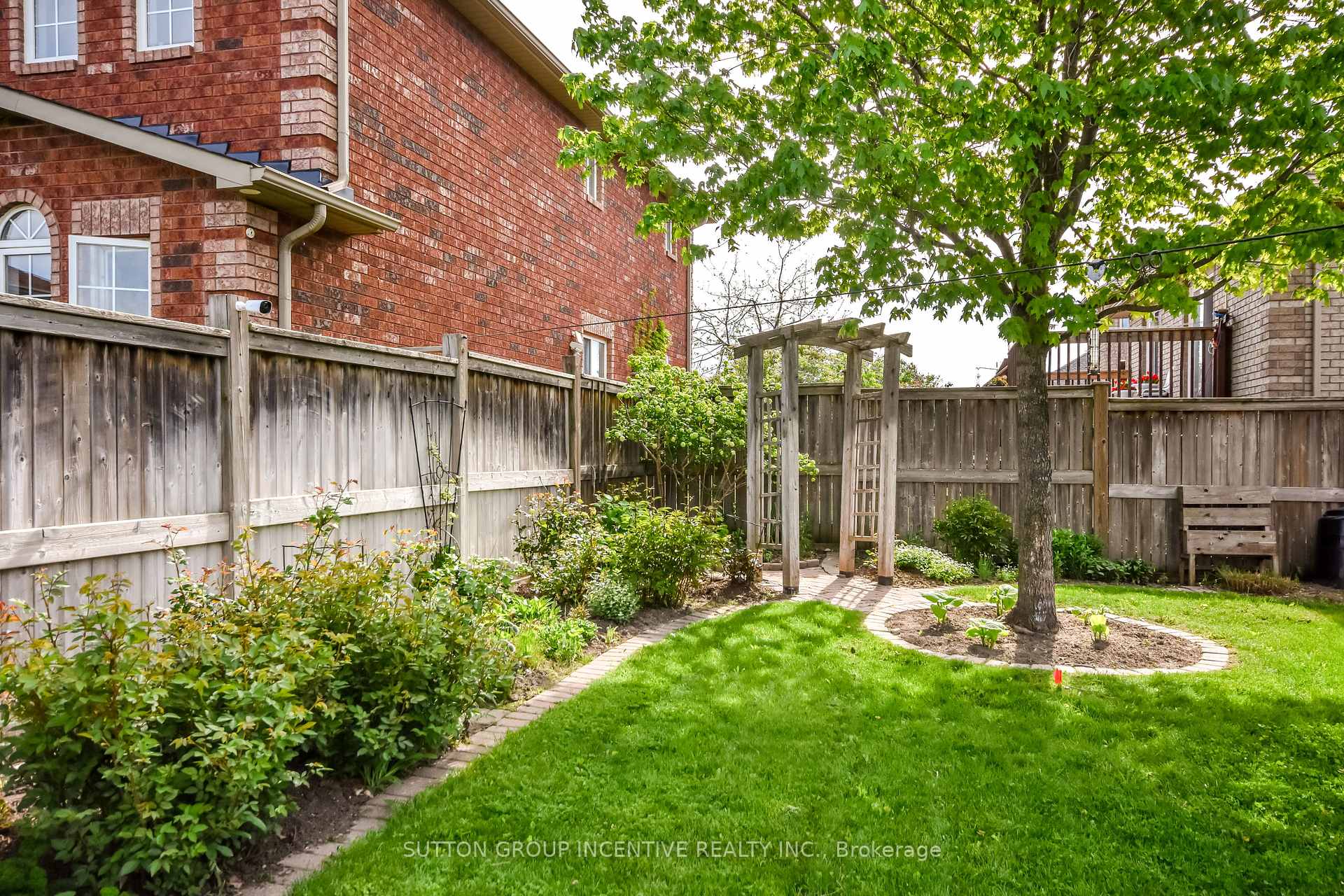 Photo 38 of 2 Hewitt Place, Barrie, Georgian Drive — HOMEH