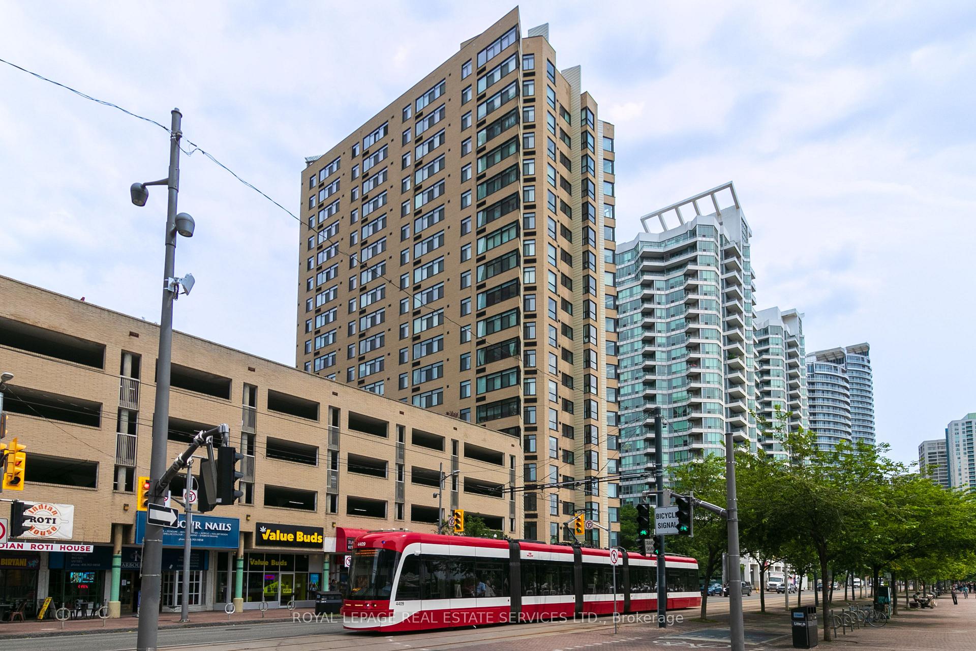 Photo 2 of Unit 1104, 250 Queens Quay, Toronto, Waterfront Communities — HOMEH