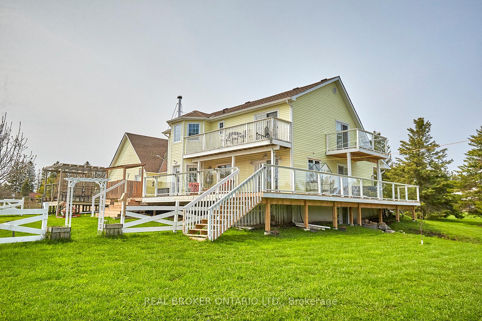 Photo 2 of 504224 89 Highway, Amaranth, Rural Amaranth — HOMEH