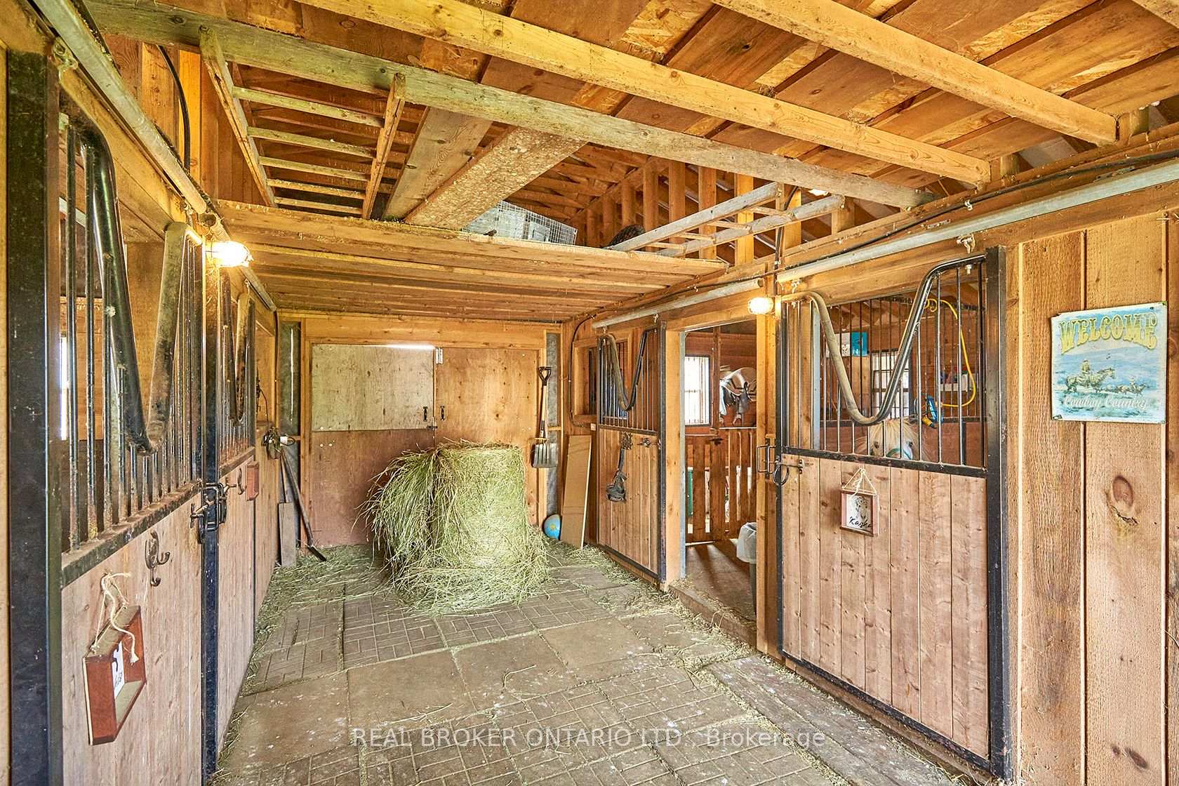 Photo 9 of 504224 89 Highway, Amaranth, Rural Amaranth — HOMEH