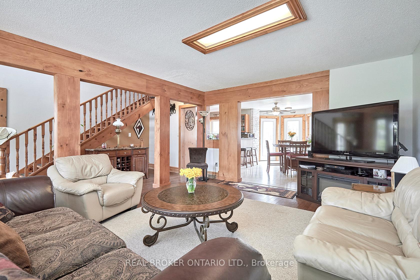 Photo 23 of 504224 89 Highway, Amaranth, Rural Amaranth — HOMEH