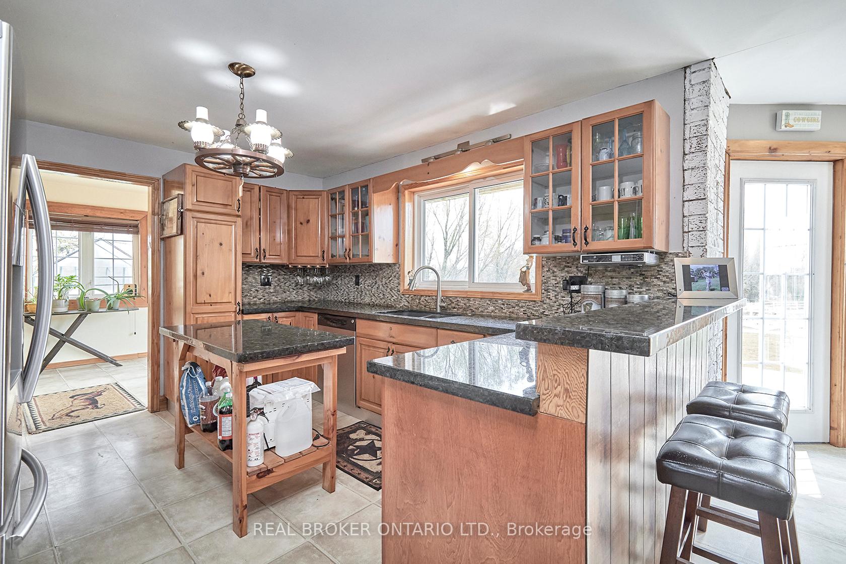 Photo 38 of 504224 89 Highway, Amaranth, Rural Amaranth — HOMEH