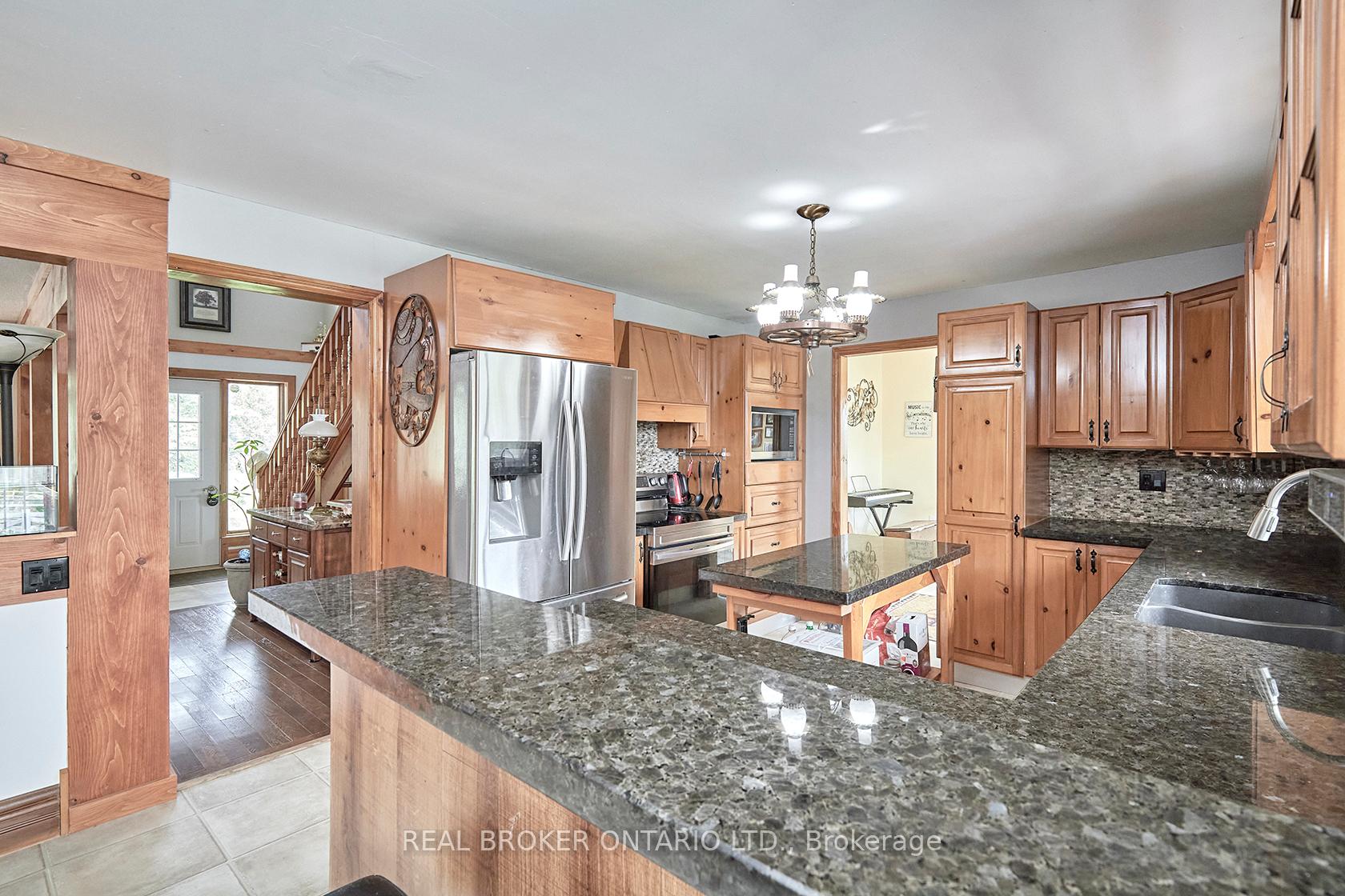 Photo 39 of 504224 89 Highway, Amaranth, Rural Amaranth — HOMEH