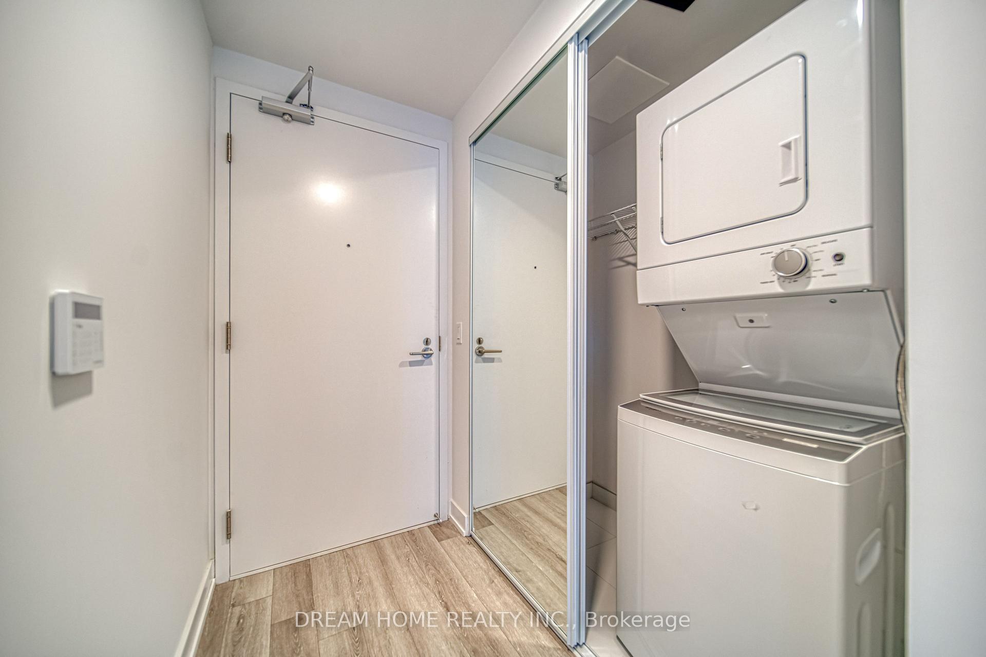 Photo 2 of Unit 1921, 230 Simcoe Street, Toronto, Kensington-Chinatown — HOMEH