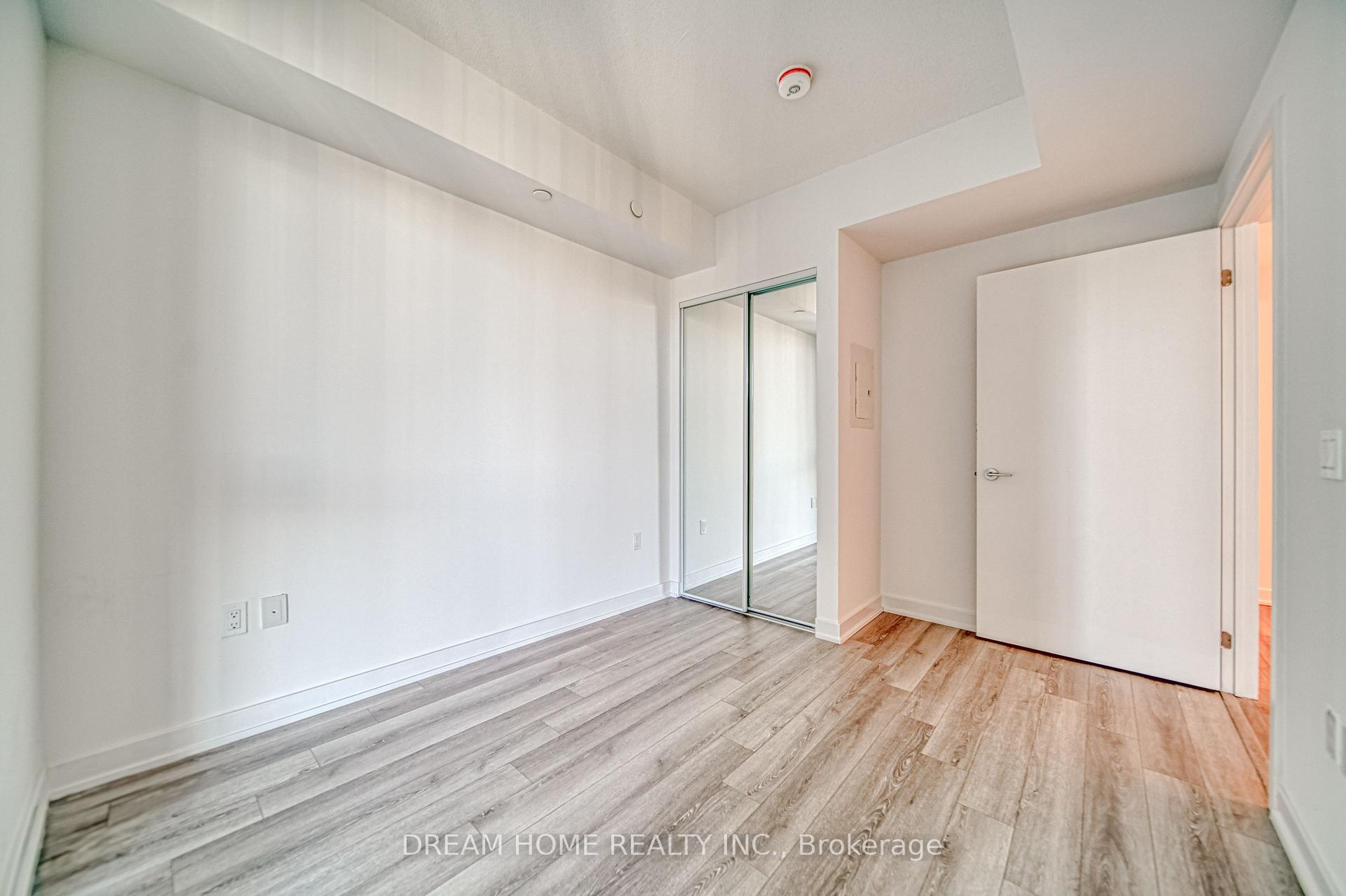 Photo 15 of Unit 1921, 230 Simcoe Street, Toronto, Kensington-Chinatown — HOMEH
