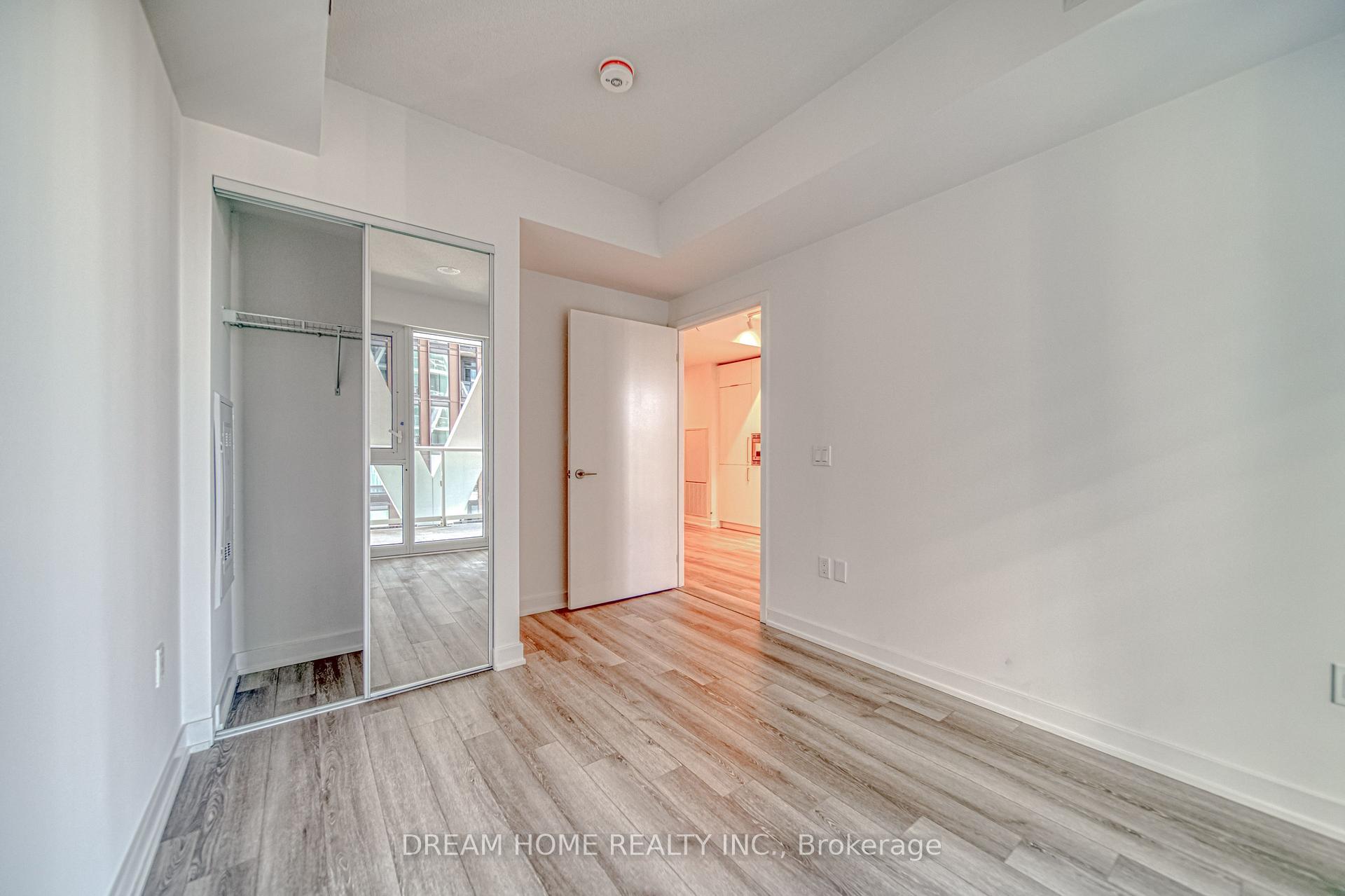 Photo 17 of Unit 1921, 230 Simcoe Street, Toronto, Kensington-Chinatown — HOMEH