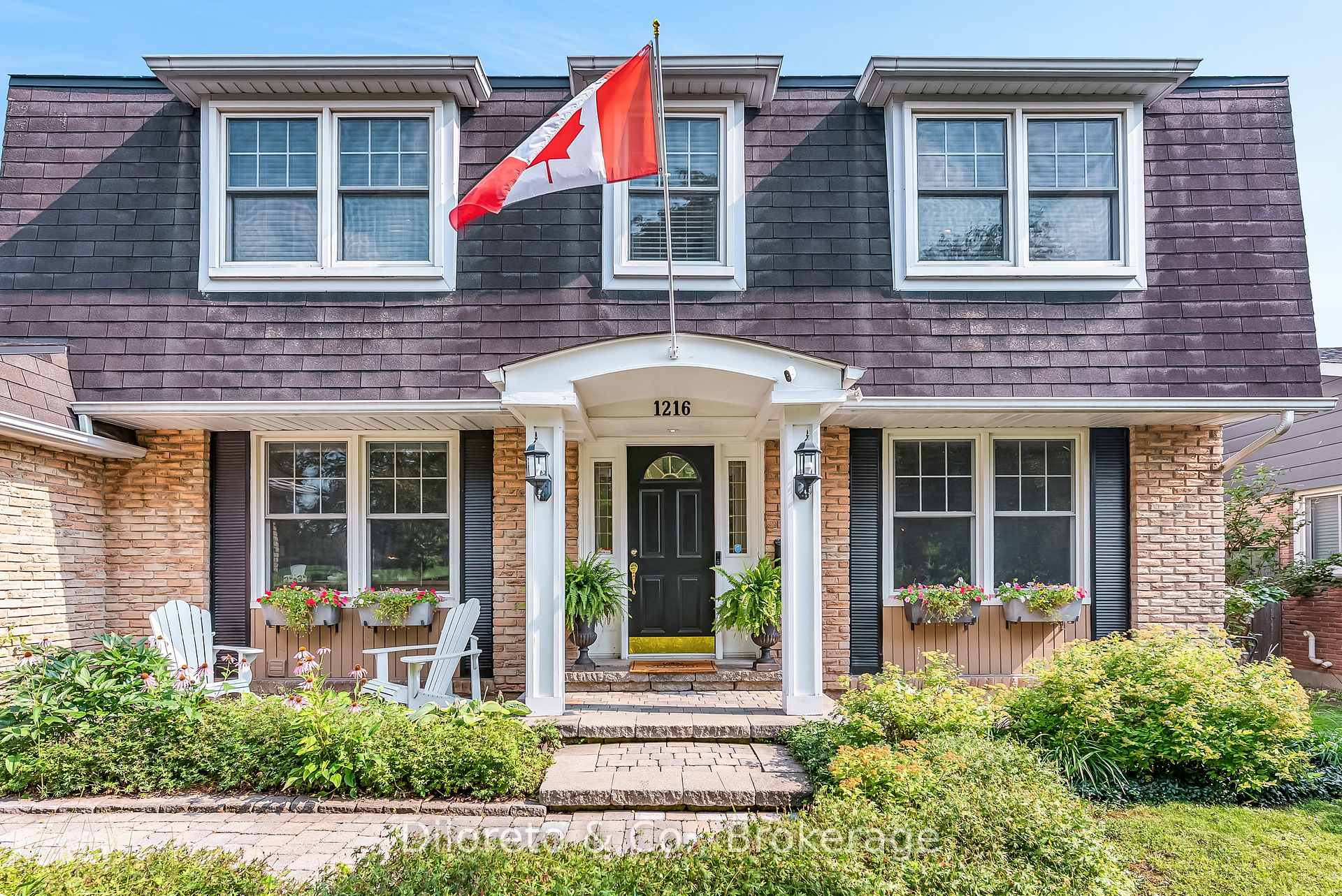 Photo 2 of 1216 Tyandaga Park Drive, Burlington, Tyandaga — HOMEH