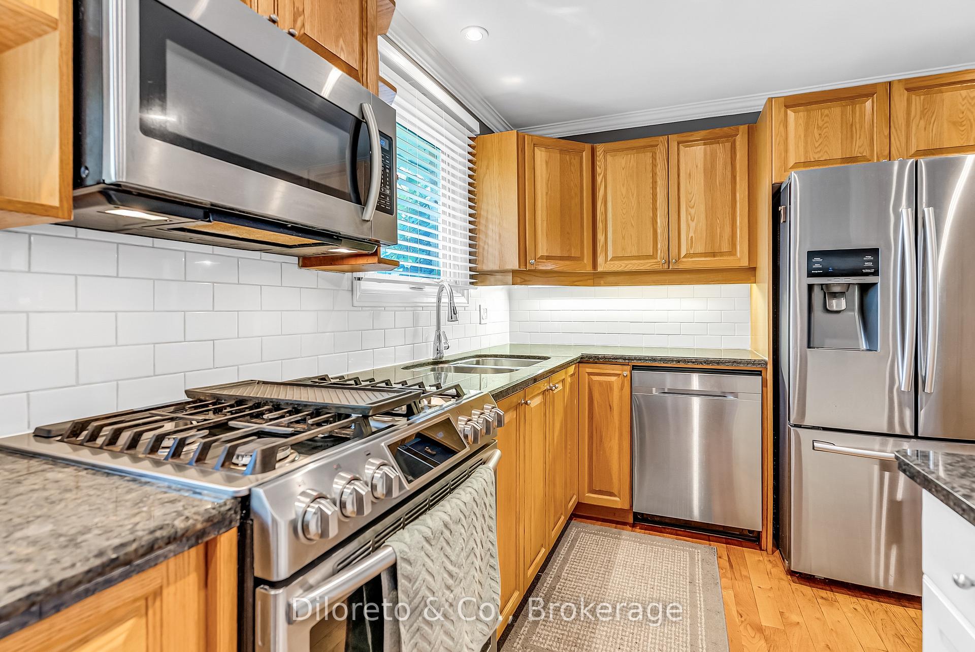 Photo 13 of 1216 Tyandaga Park Drive, Burlington, Tyandaga — HOMEH