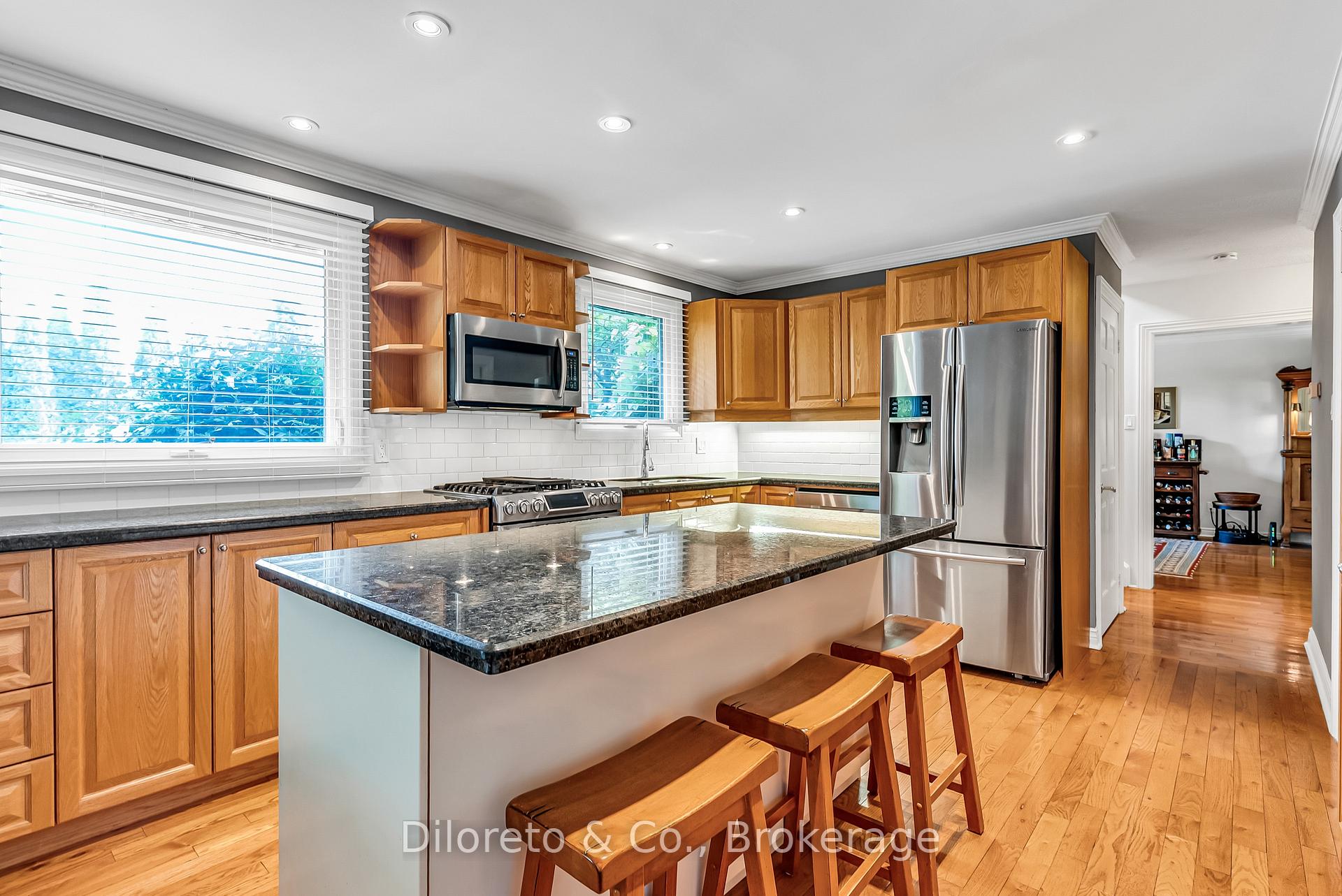 Photo 14 of 1216 Tyandaga Park Drive, Burlington, Tyandaga — HOMEH