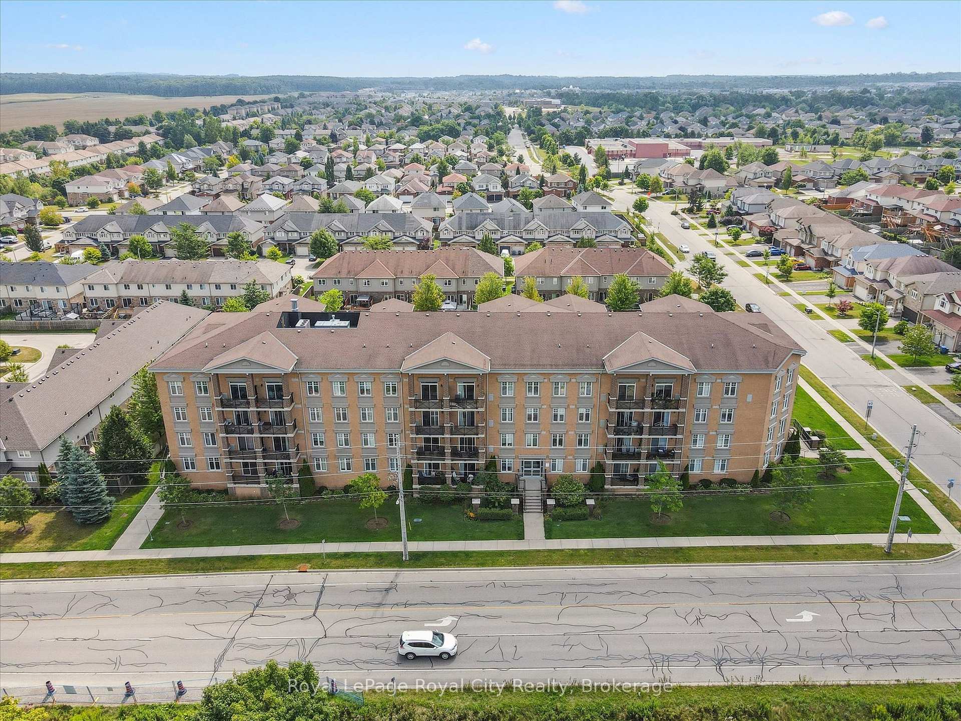 Photo 2 of Unit 403, 2 Colonial Drive, Guelph, Pineridge/Westminster Woods — HOMEH