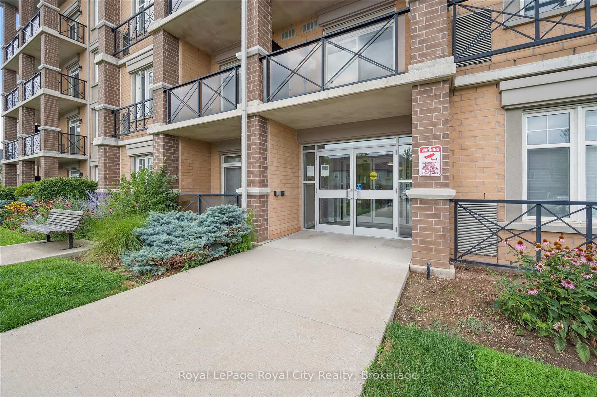 Photo 3 of Unit 403, 2 Colonial Drive, Guelph, Pineridge/Westminster Woods — HOMEH