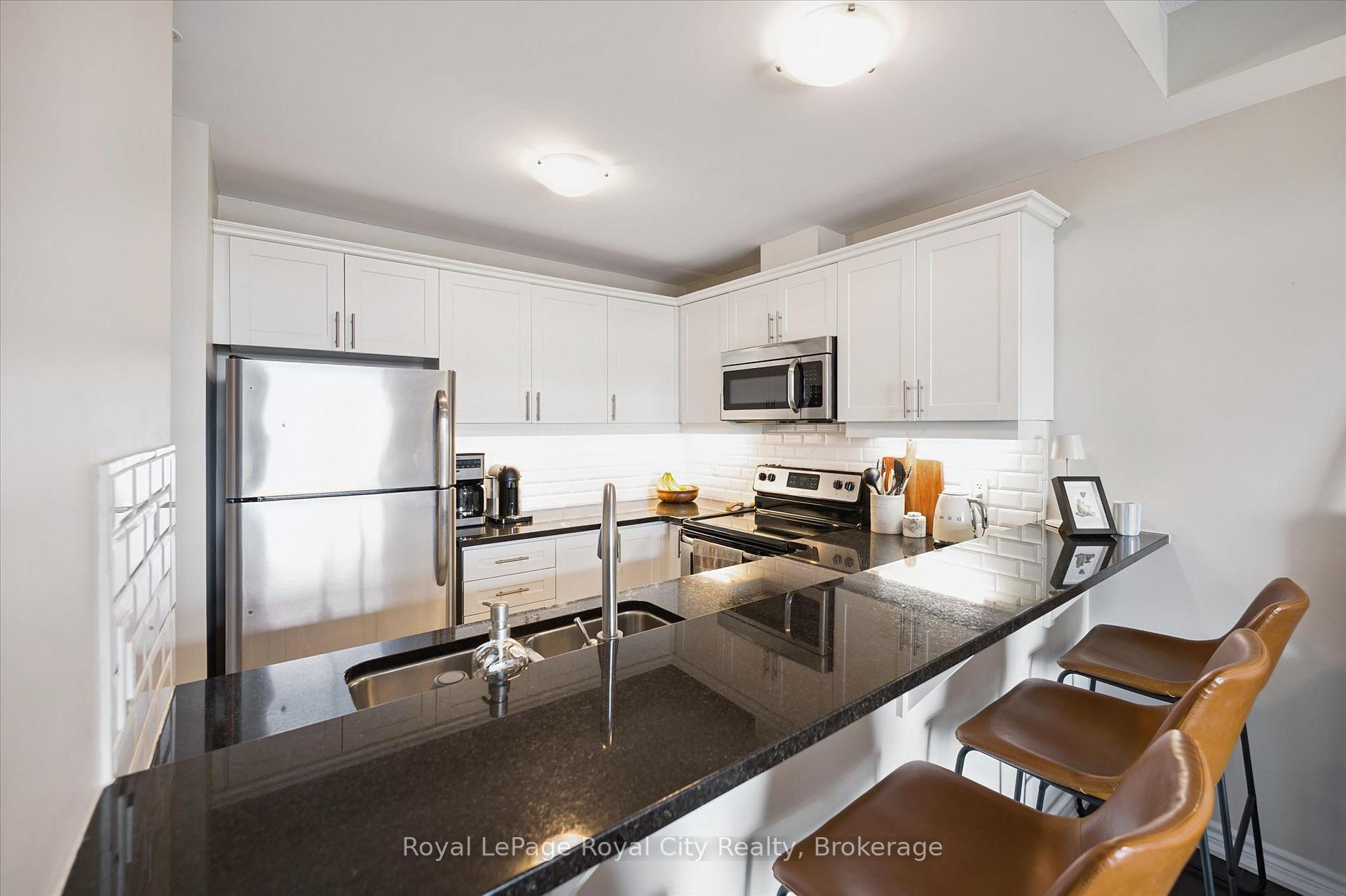 Photo 6 of Unit 403, 2 Colonial Drive, Guelph, Pineridge/Westminster Woods — HOMEH