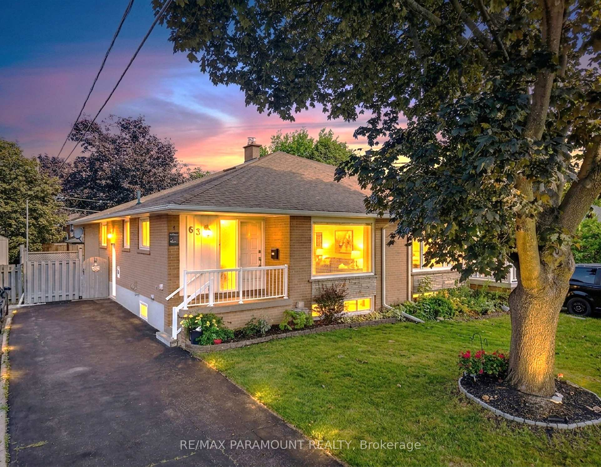 Photo 2 of 63 Argyle Crescent, Brampton, Avondale — HOMEH
