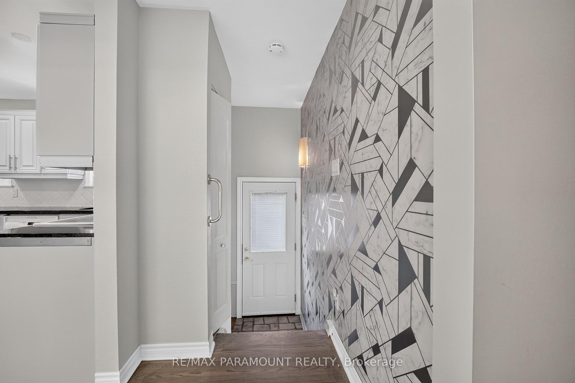Photo 23 of 63 Argyle Crescent, Brampton, Avondale — HOMEH
