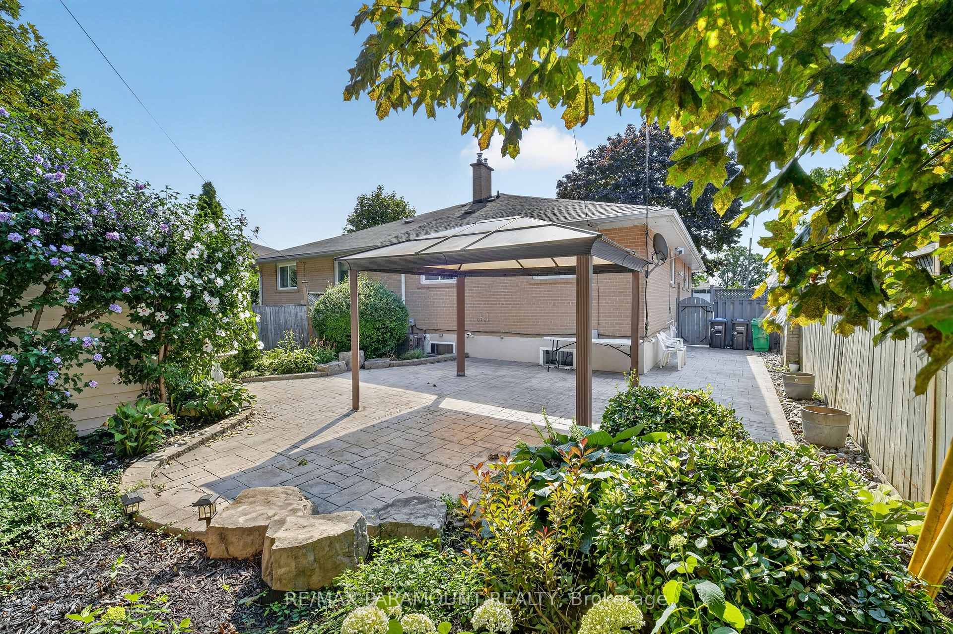 Photo 36 of 63 Argyle Crescent, Brampton, Avondale — HOMEH