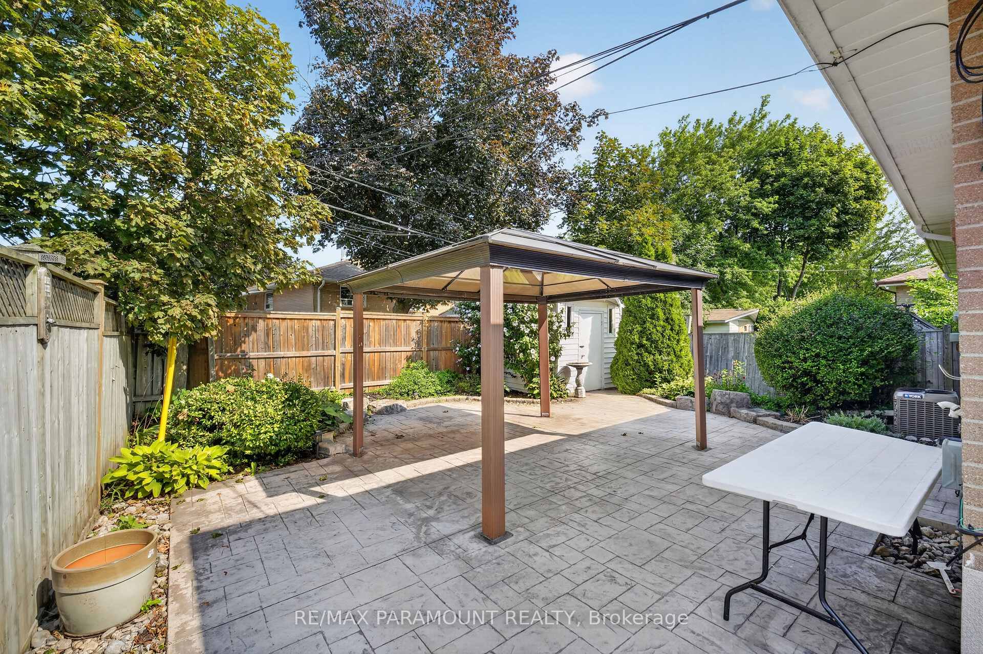 Photo 37 of 63 Argyle Crescent, Brampton, Avondale — HOMEH