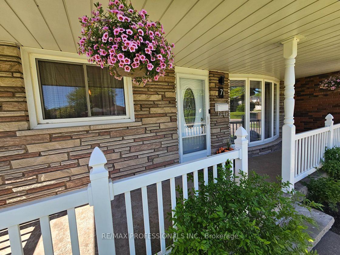 Photo 7 of 7 Berko Avenue, Hamilton, Lawfield — HOMEH