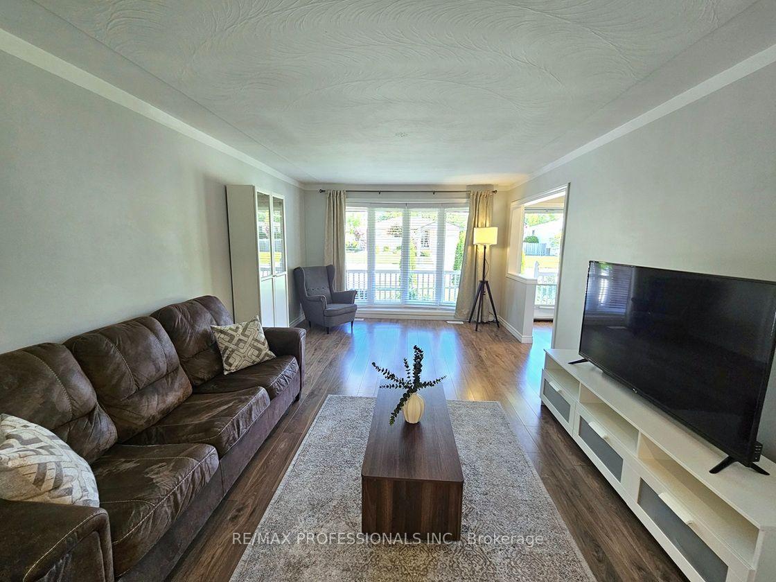 Photo 9 of 7 Berko Avenue, Hamilton, Lawfield — HOMEH