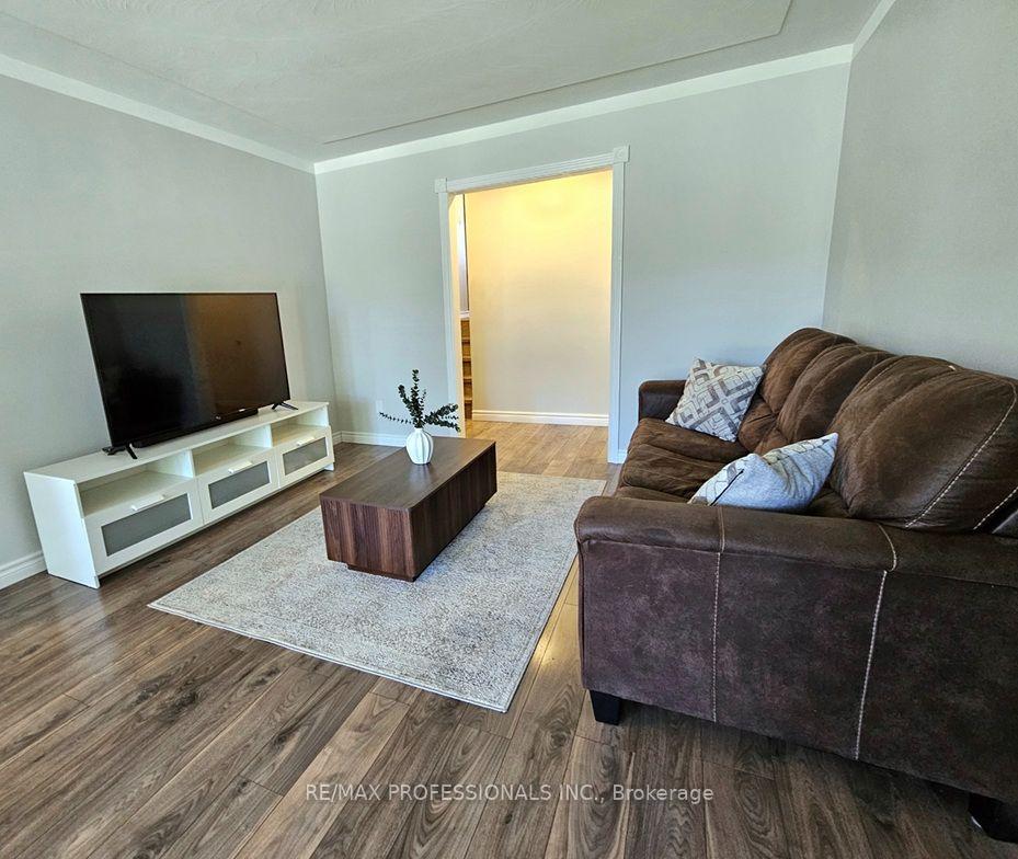 Photo 10 of 7 Berko Avenue, Hamilton, Lawfield — HOMEH