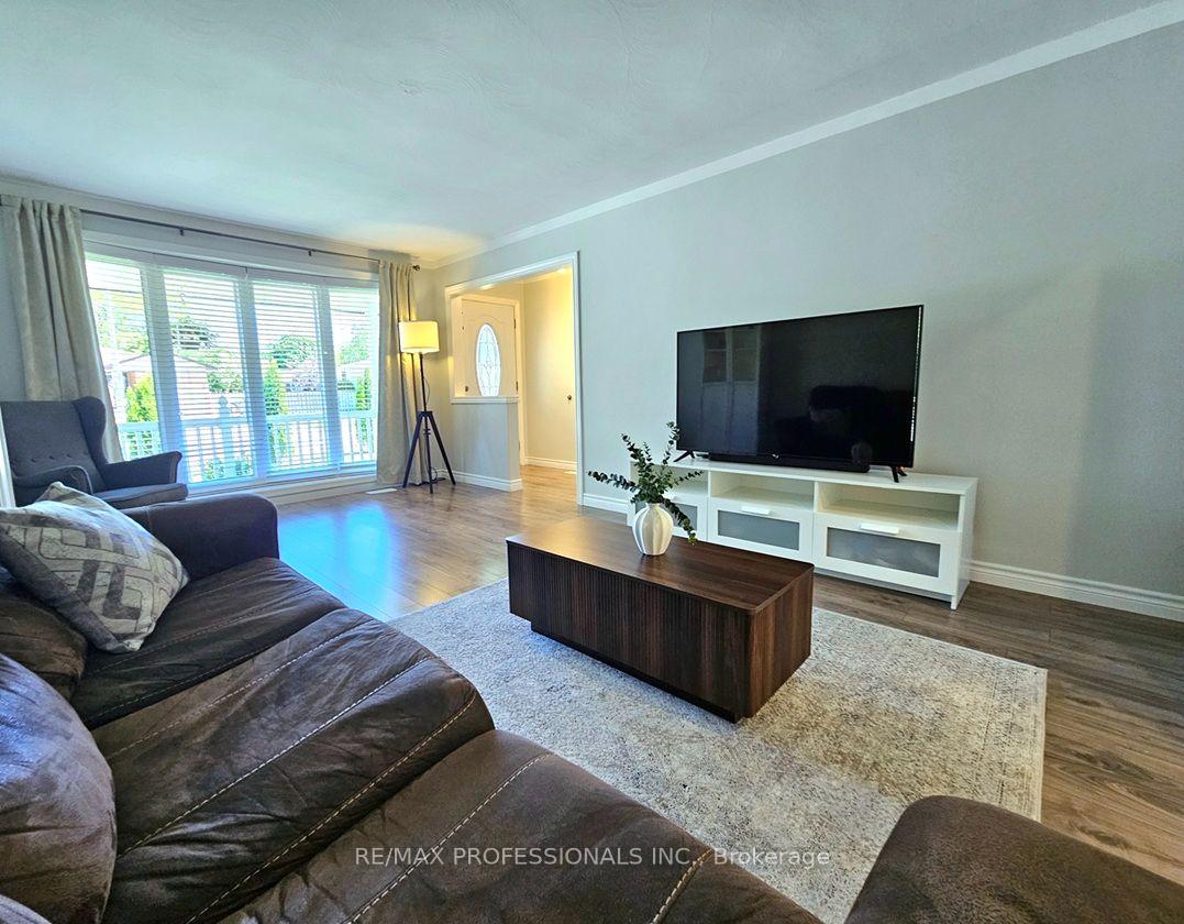 Photo 11 of 7 Berko Avenue, Hamilton, Lawfield — HOMEH