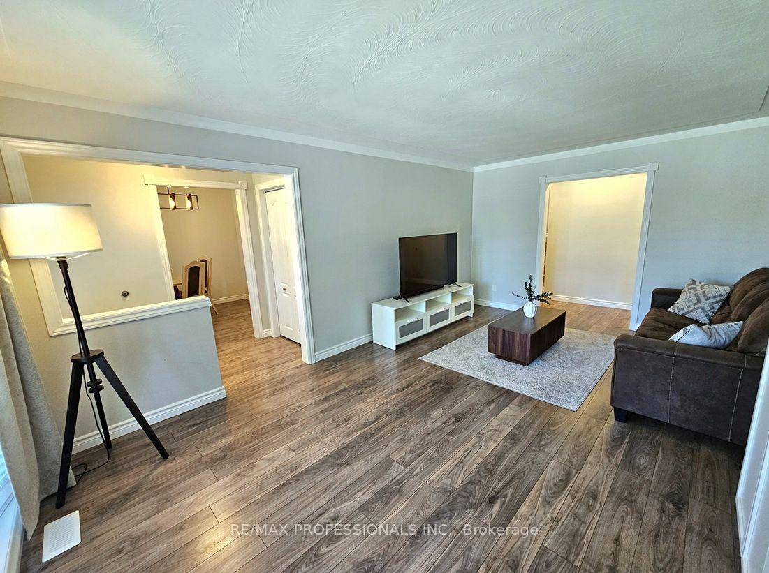 Photo 13 of 7 Berko Avenue, Hamilton, Lawfield — HOMEH