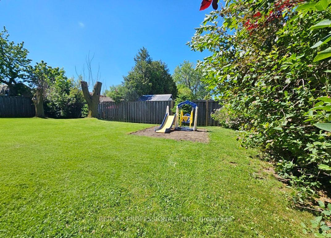 Photo 43 of 7 Berko Avenue, Hamilton, Lawfield — HOMEH