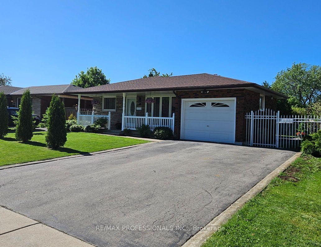 Photo 45 of 7 Berko Avenue, Hamilton, Lawfield — HOMEH