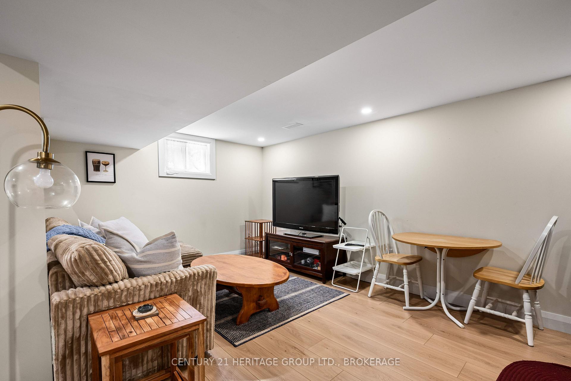 Photo 21 of 925 Woodbine Road, Kingston, North of Taylor-Kidd Blvd — HOMEH