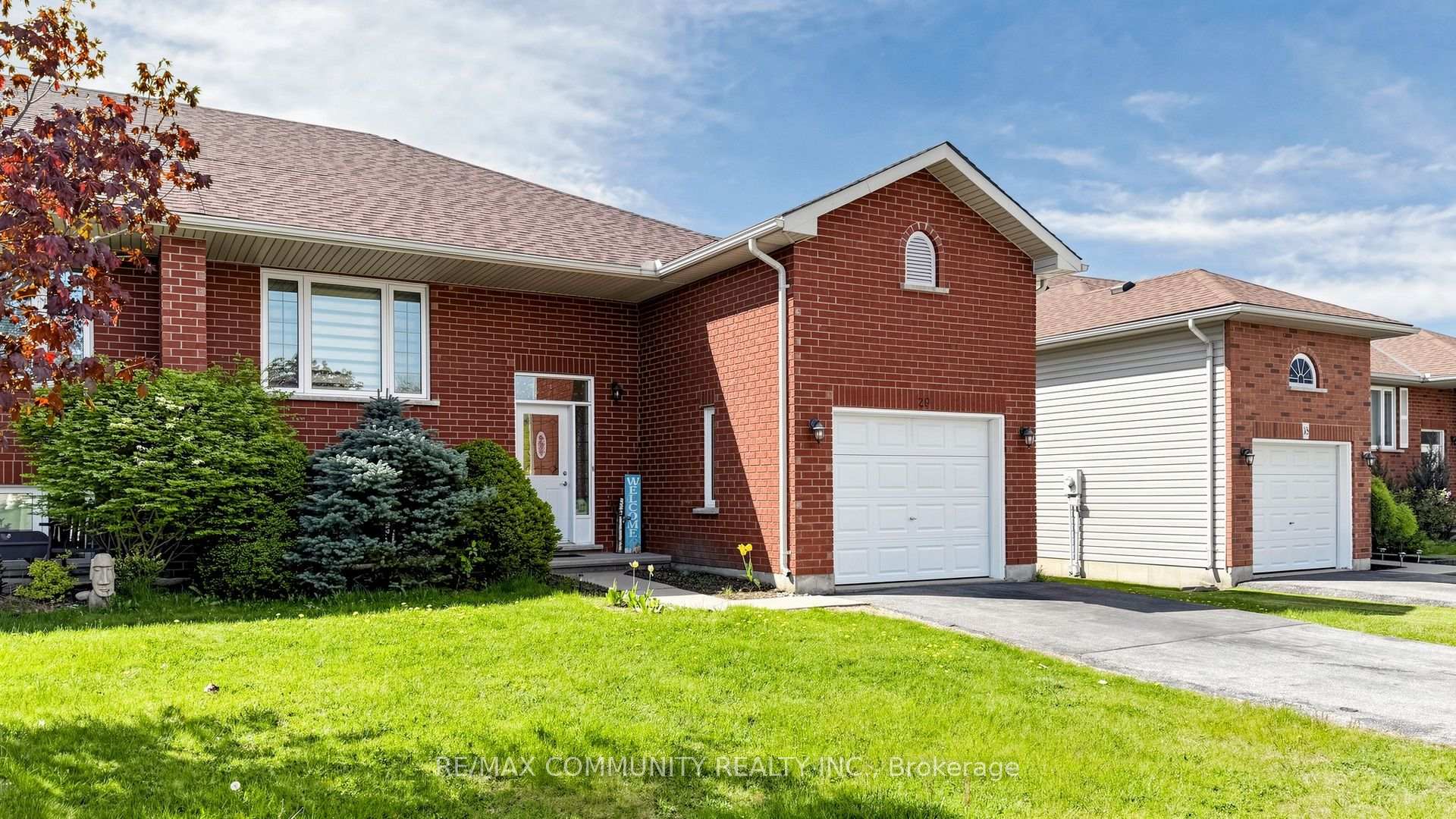 Photo 2 of 20 Landon Avenue, Norfolk, Simcoe — HOMEH