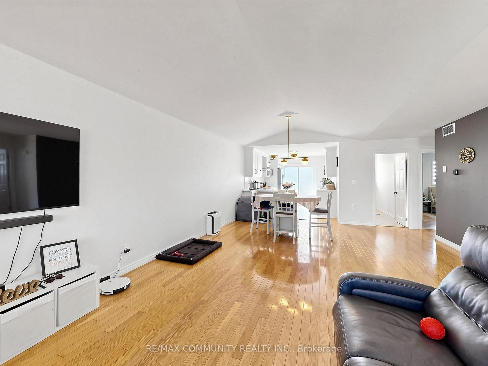 Photo 12 of 20 Landon Avenue, Norfolk, Simcoe — HOMEH