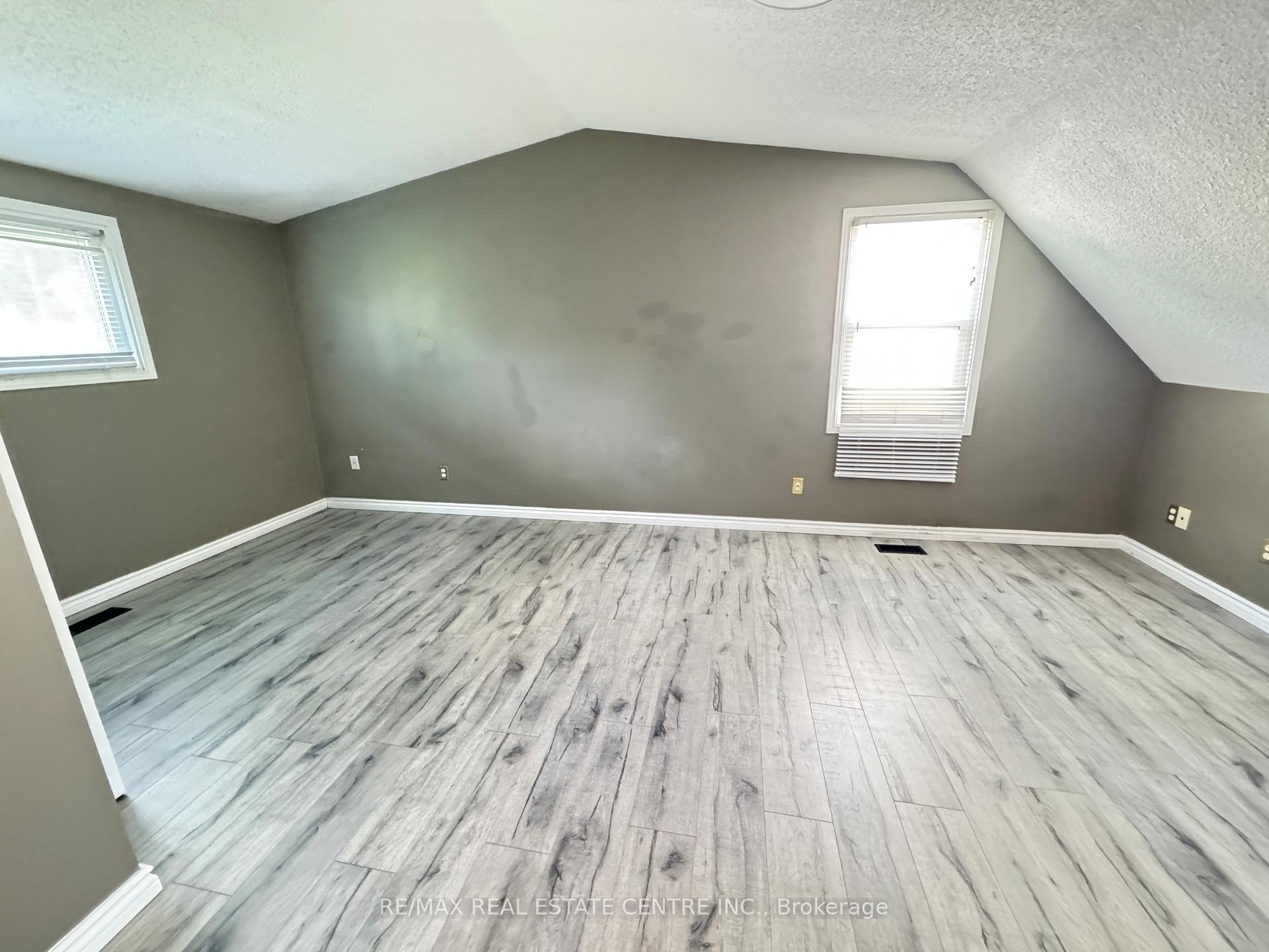 Photo 8 of 129 Kortright Road W, Guelph, Kortright West — HOMEH