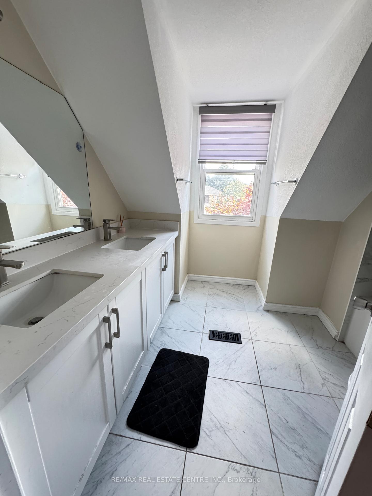 Photo 13 of 129 Kortright Road W, Guelph, Kortright West — HOMEH