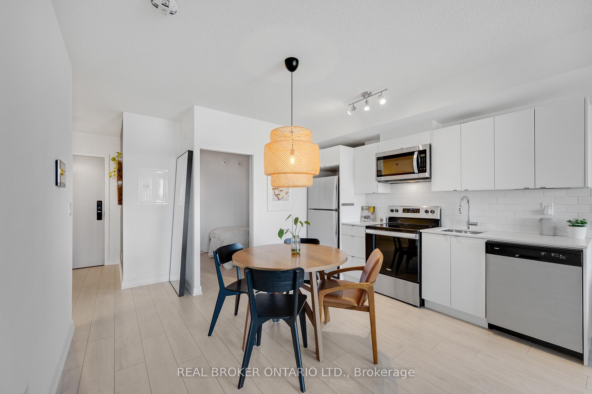 Photo 12 of Unit A511, 3210 Dakota Common, Burlington, Alton — HOMEH
