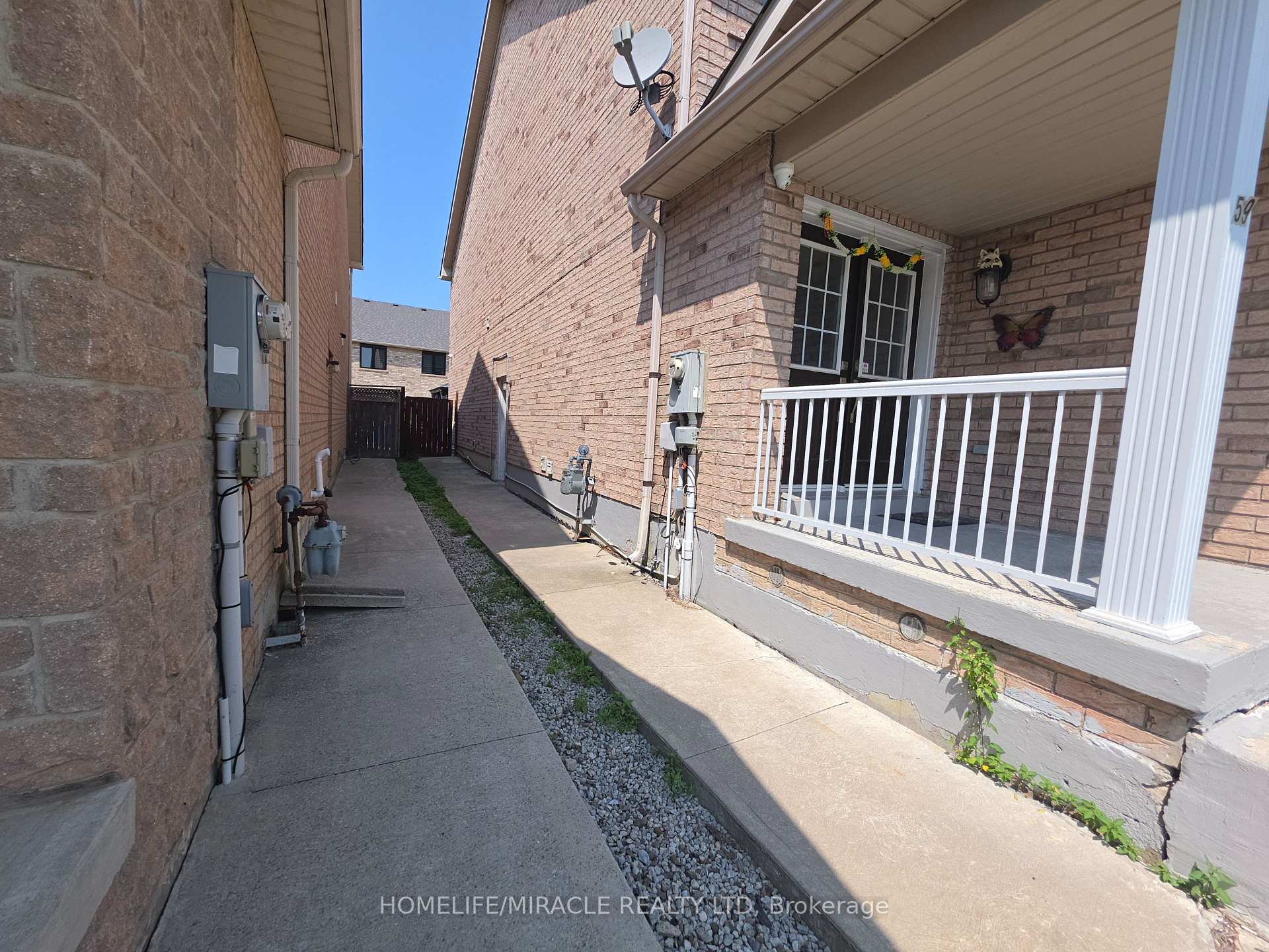 Photo 3 of Unit Basement, 59 Rollingwood Drive, Brampton, Fletcher's Creek South — HOMEH