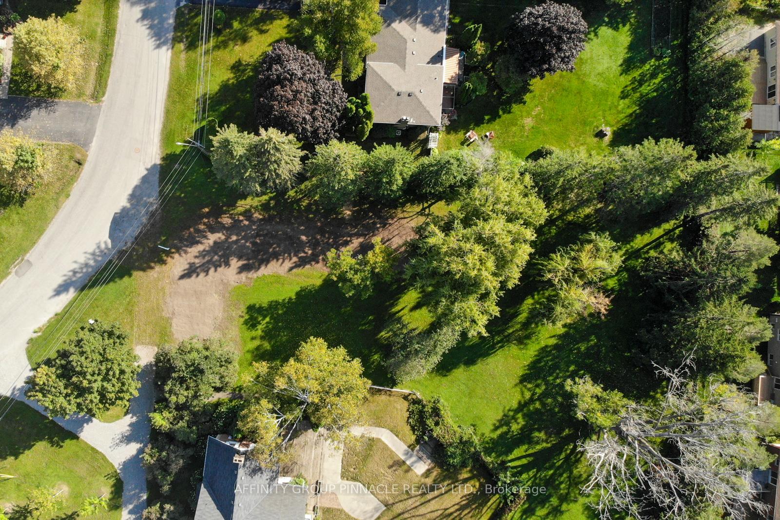 Photo 16 of 21 David Drive, Kawartha Lakes, Lindsay — HOMEH