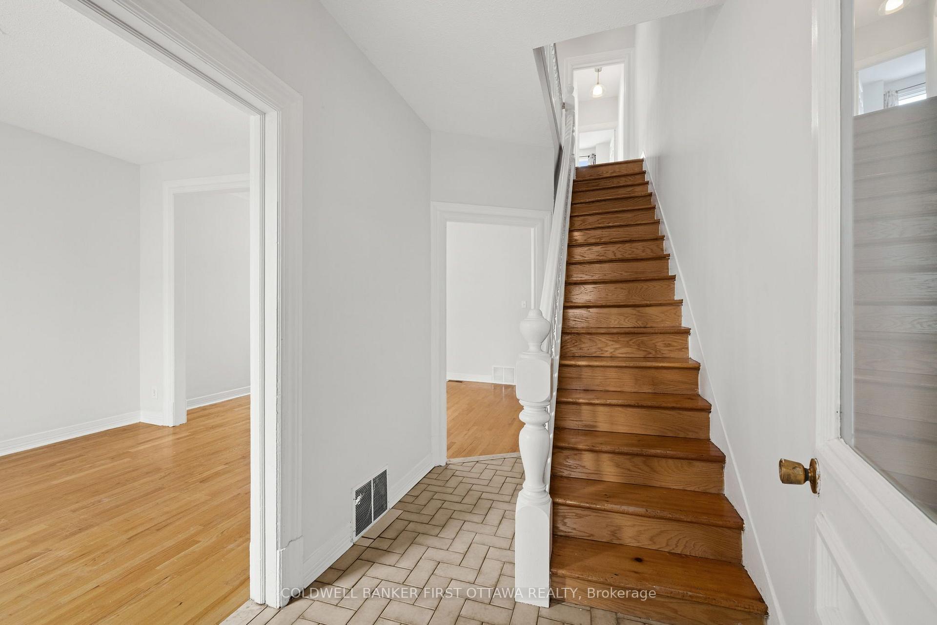 Photo 5 of 176 Rochester Street, Ottawa, West Centre Town — HOMEH