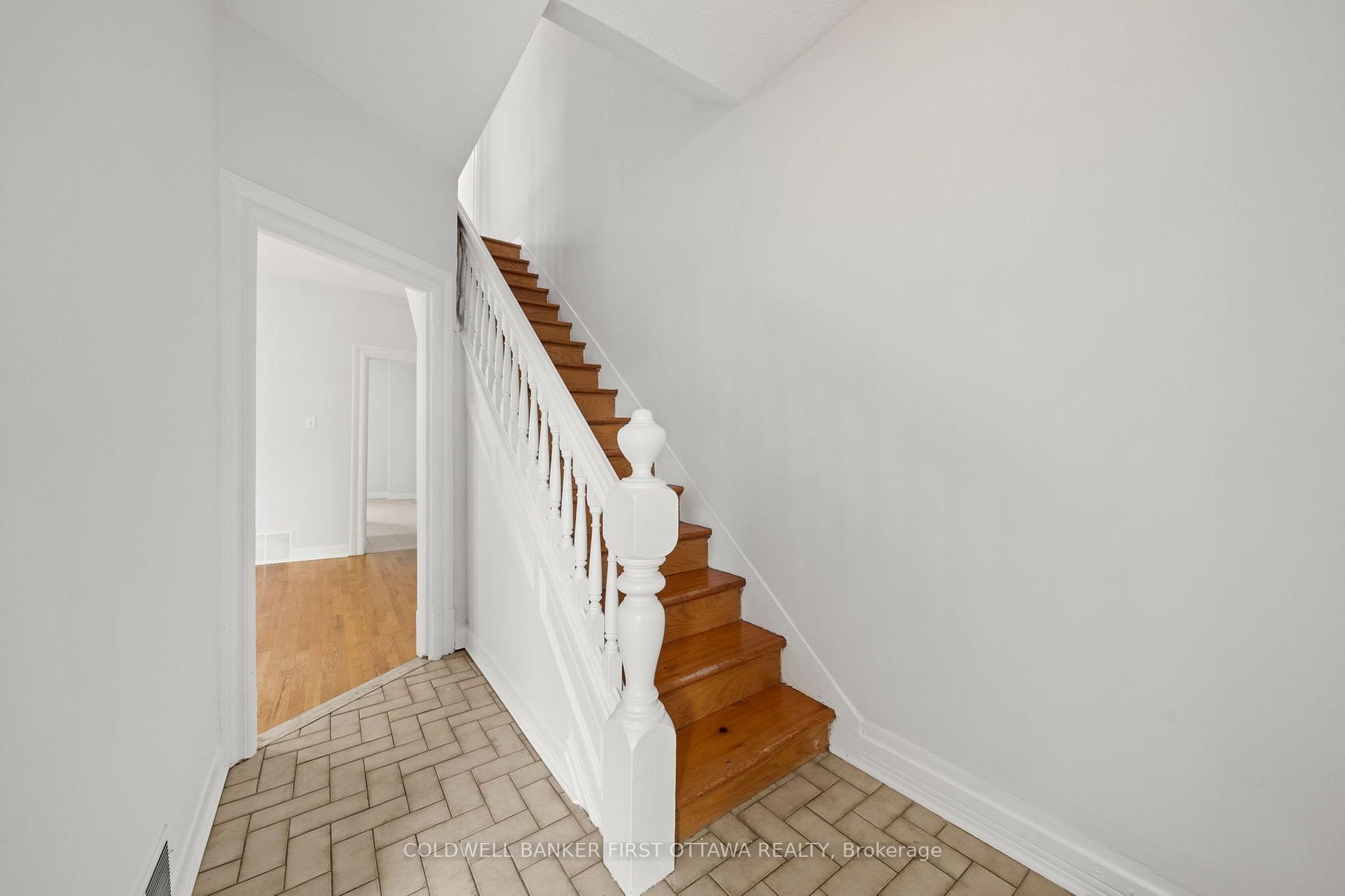 Photo 6 of 176 Rochester Street, Ottawa, West Centre Town — HOMEH