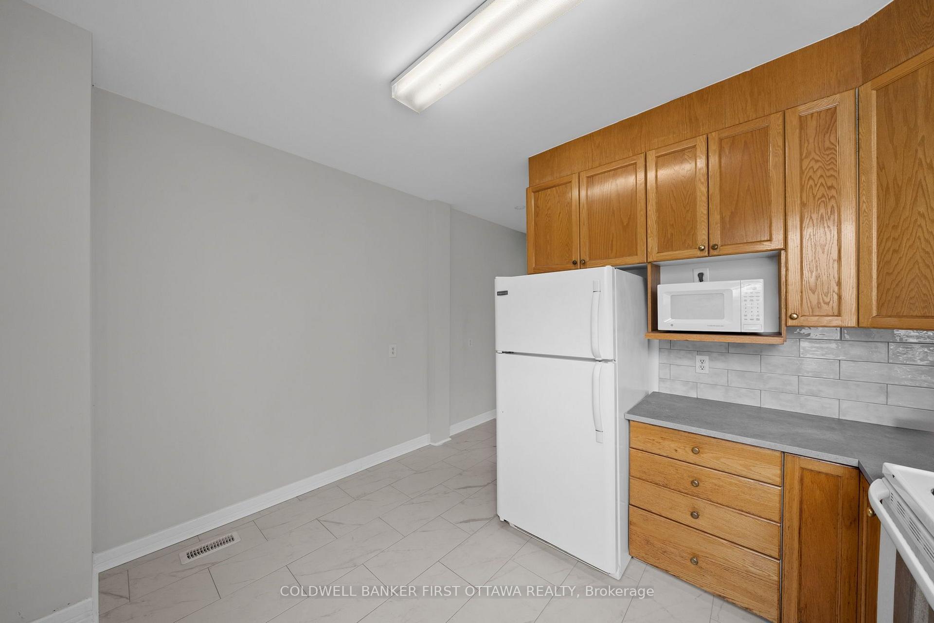 Photo 14 of 176 Rochester Street, Ottawa, West Centre Town — HOMEH