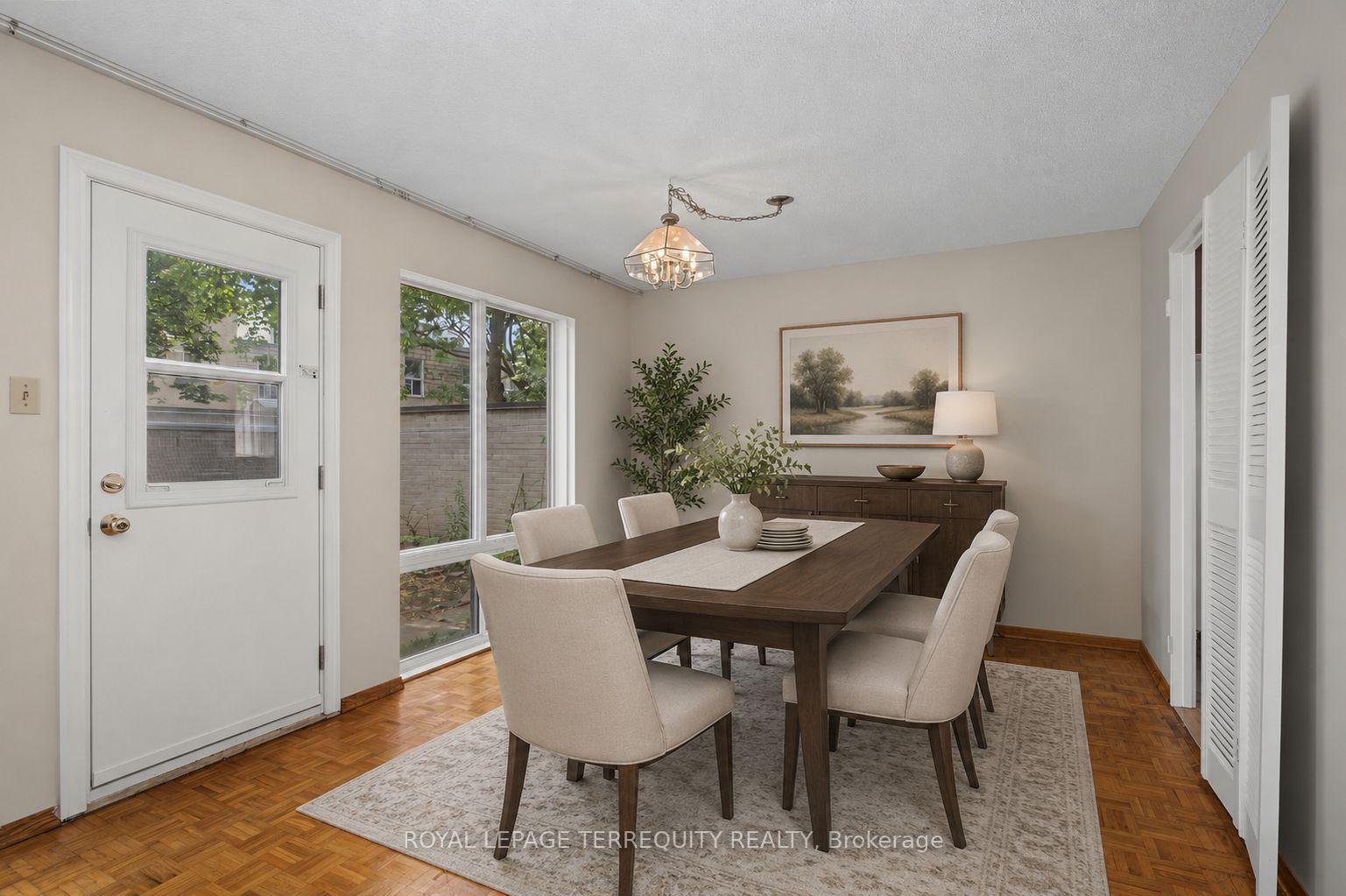 Photo 7 of Unit 18, 11 Four Winds Drive, North York, York University Heights — HOMEH