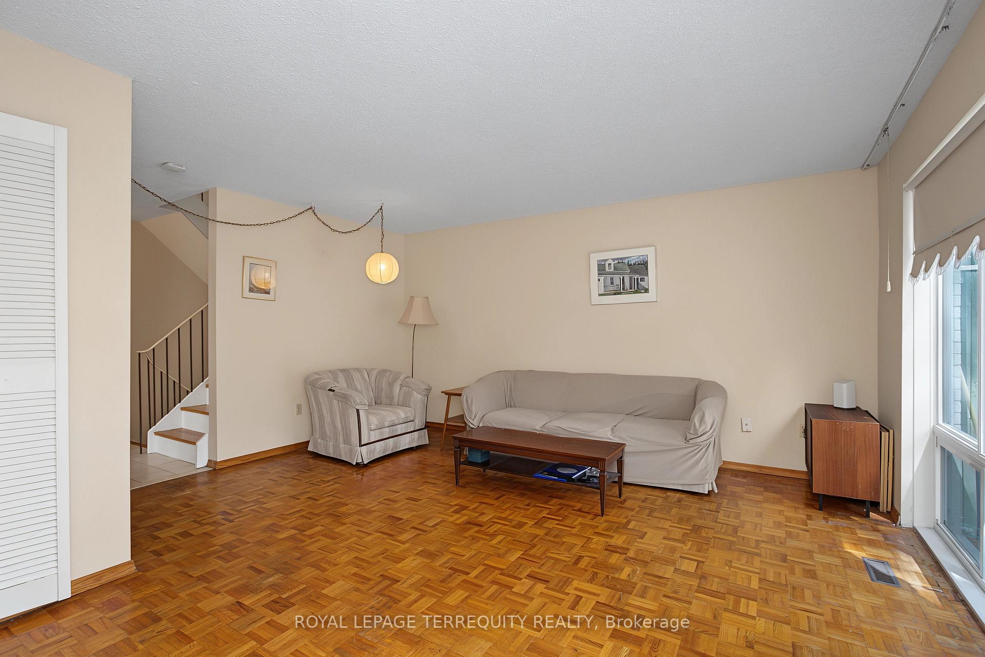 Photo 10 of Unit 18, 11 Four Winds Drive, North York, York University Heights — HOMEH