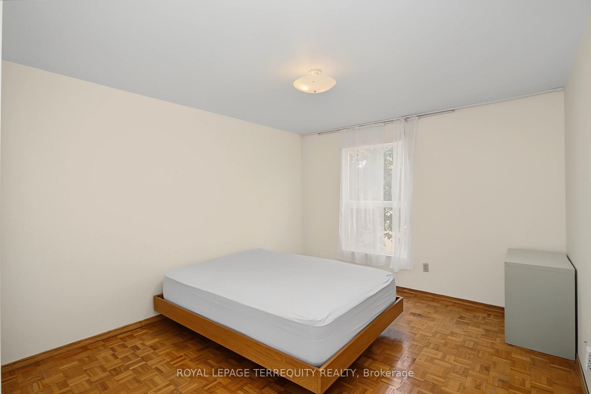Photo 14 of Unit 18, 11 Four Winds Drive, North York, York University Heights — HOMEH
