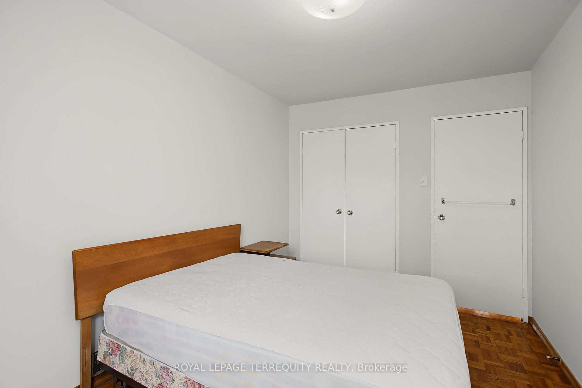Photo 16 of Unit 18, 11 Four Winds Drive, North York, York University Heights — HOMEH
