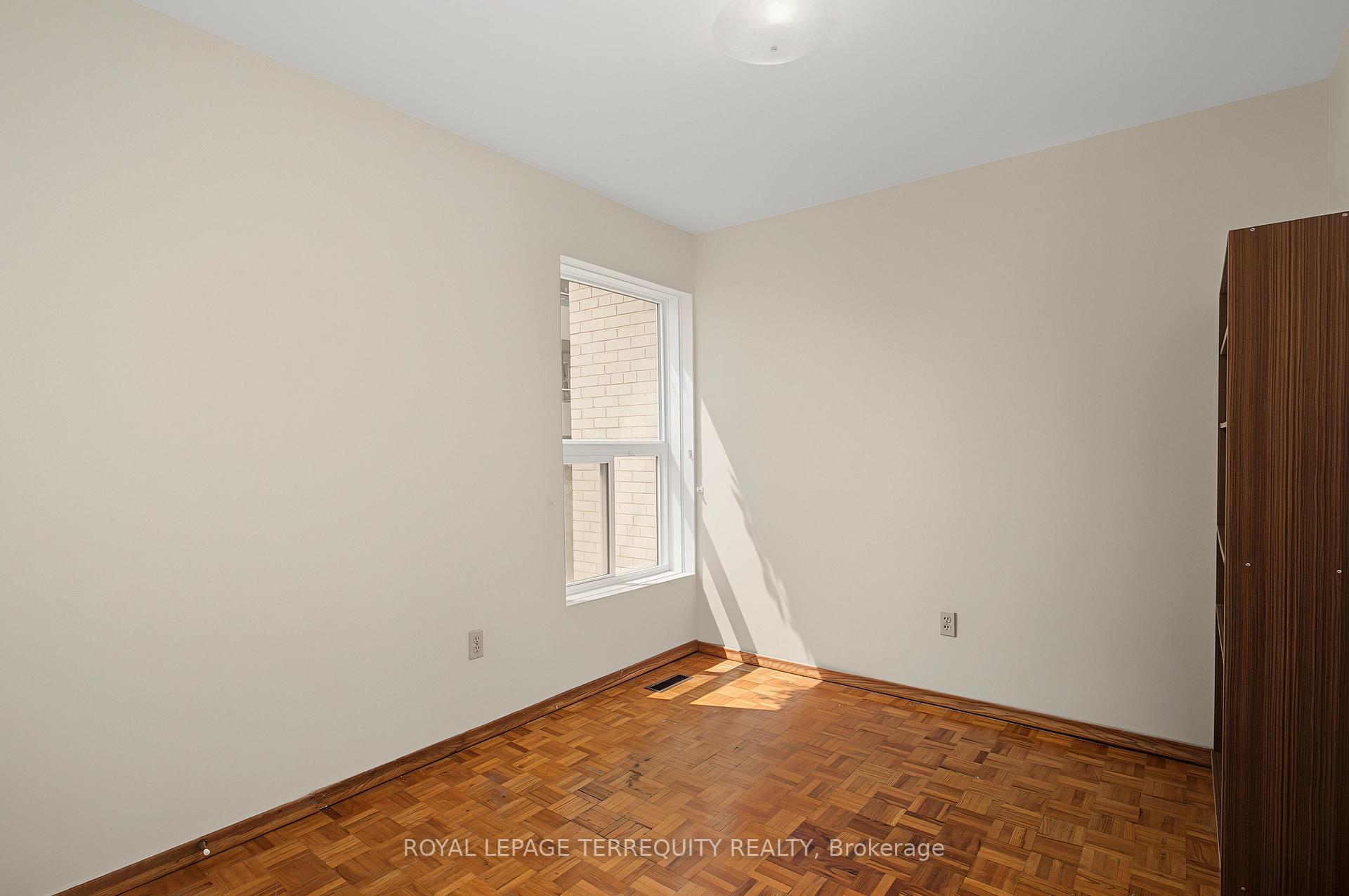 Photo 17 of Unit 18, 11 Four Winds Drive, North York, York University Heights — HOMEH