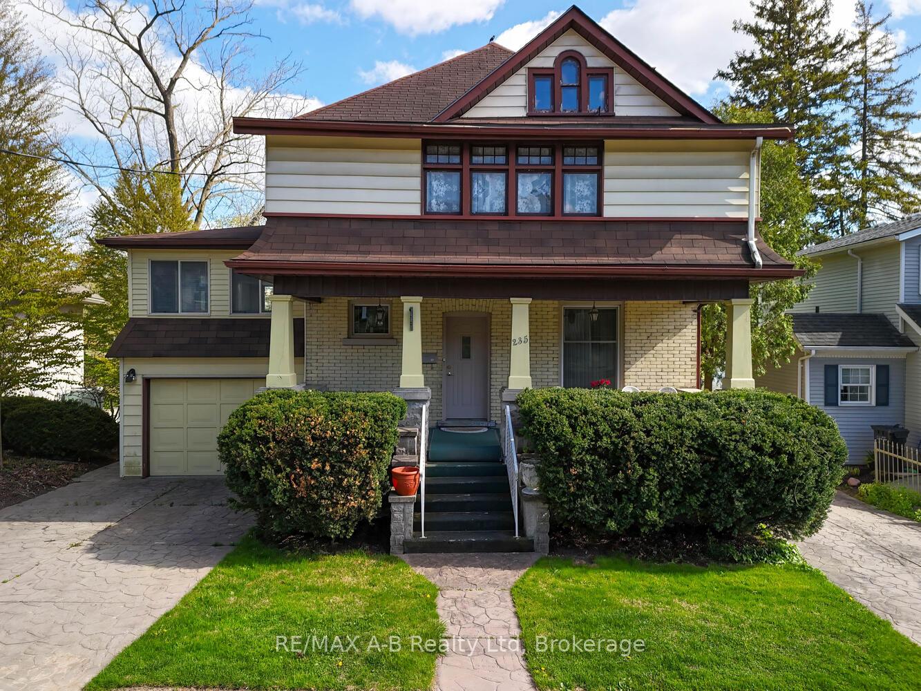 Photo 2 of 235 William Street, Stratford — HOMEH