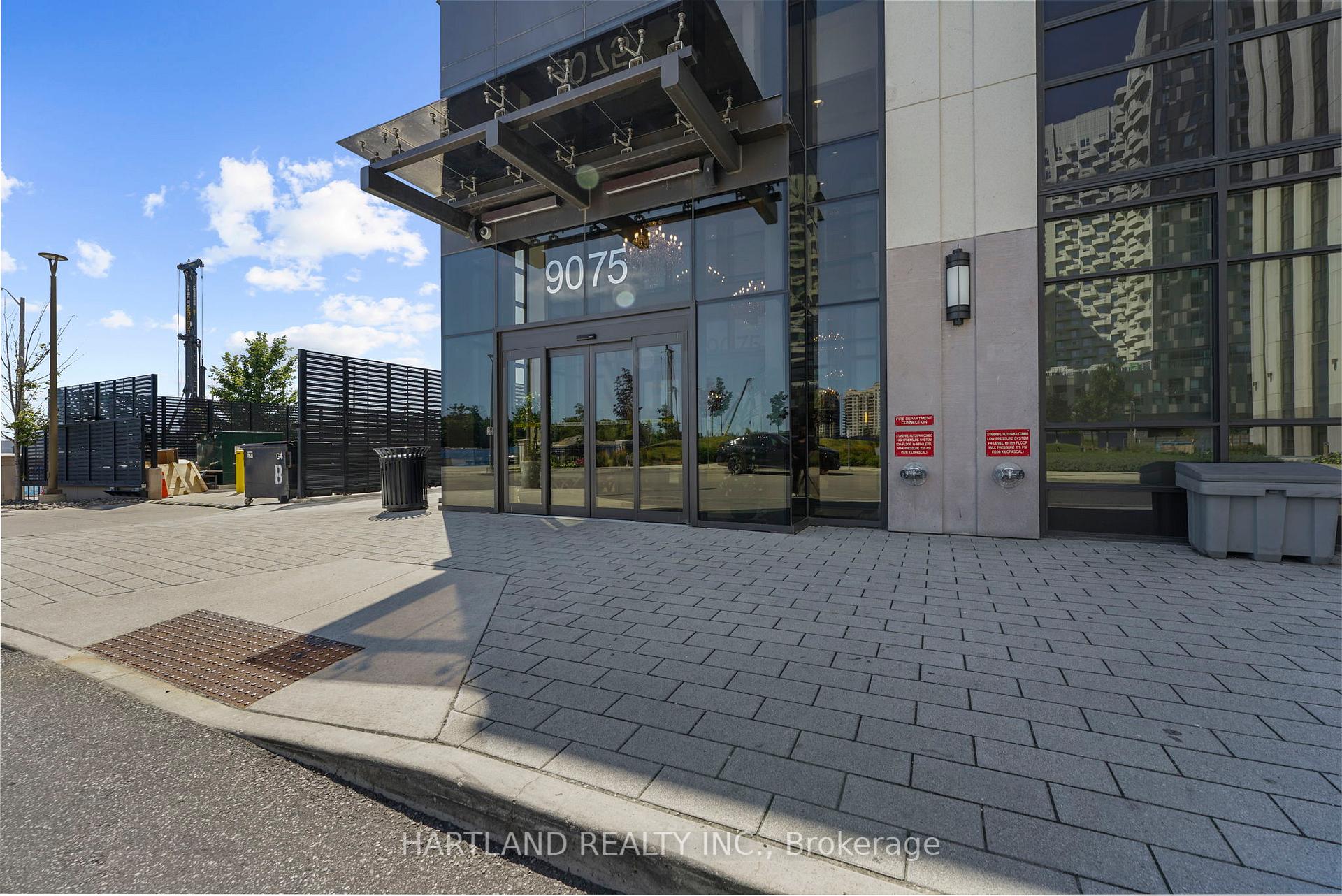 Photo 2 of Unit 810, 9075 Jane Street, Vaughan, Concord — HOMEH