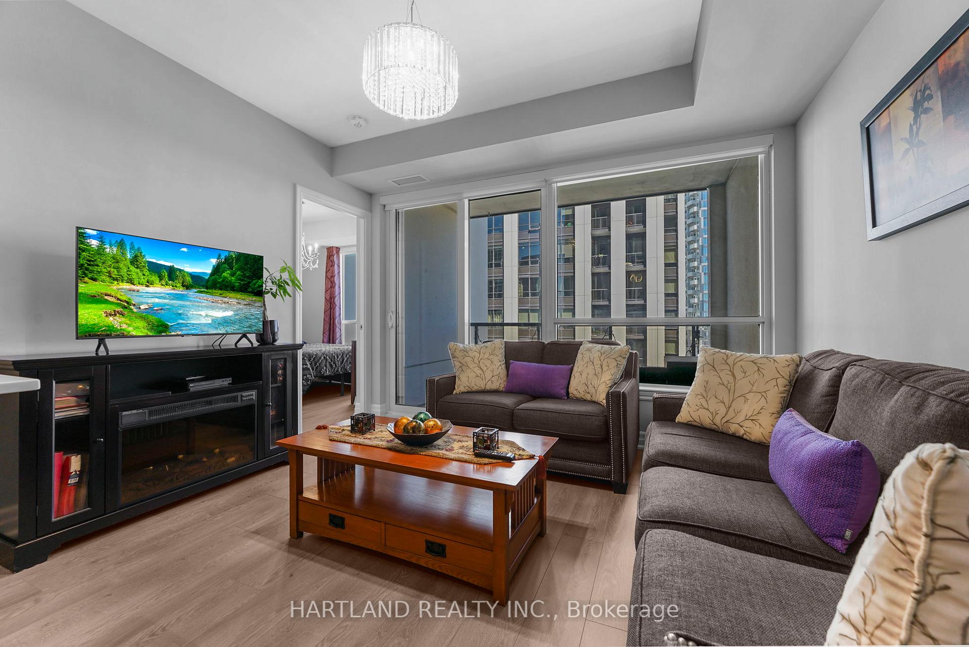 Photo 4 of Unit 810, 9075 Jane Street, Vaughan, Concord — HOMEH