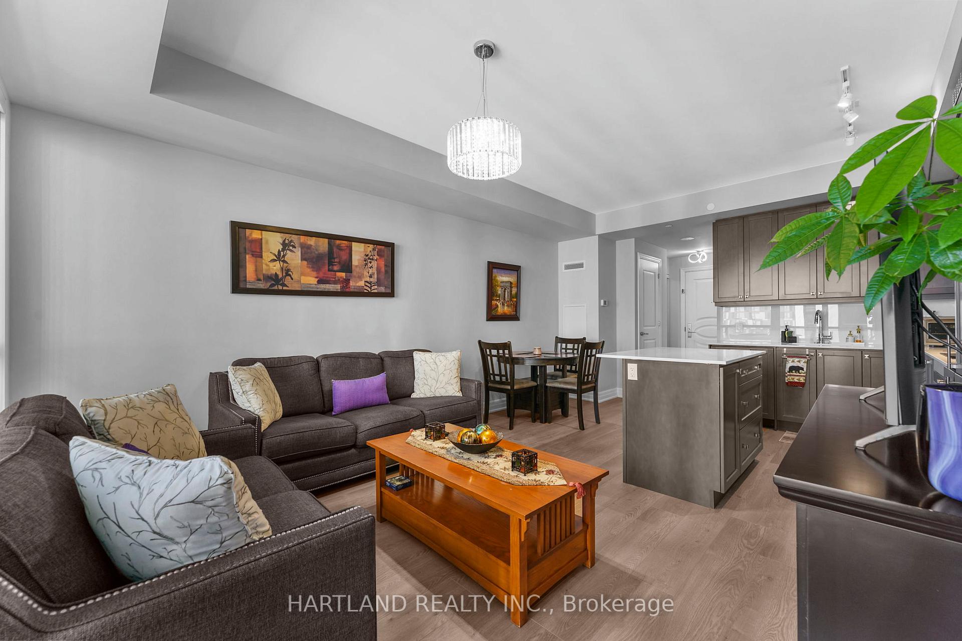 Photo 6 of Unit 810, 9075 Jane Street, Vaughan, Concord — HOMEH